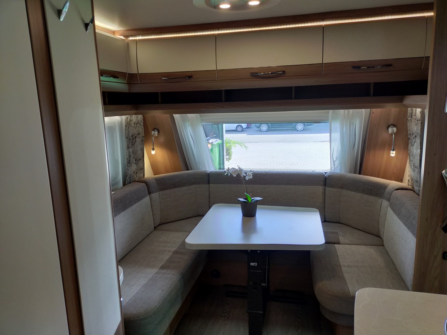 Hobby de Luxe 460 UL