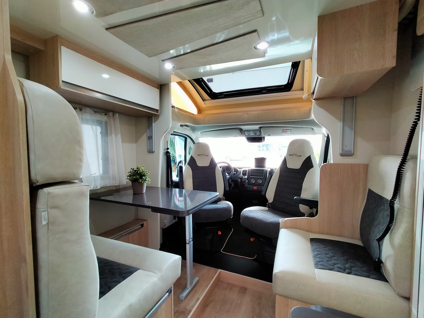 GiottiLine Siena 385 enkelebedden met hefbed 5 pers.