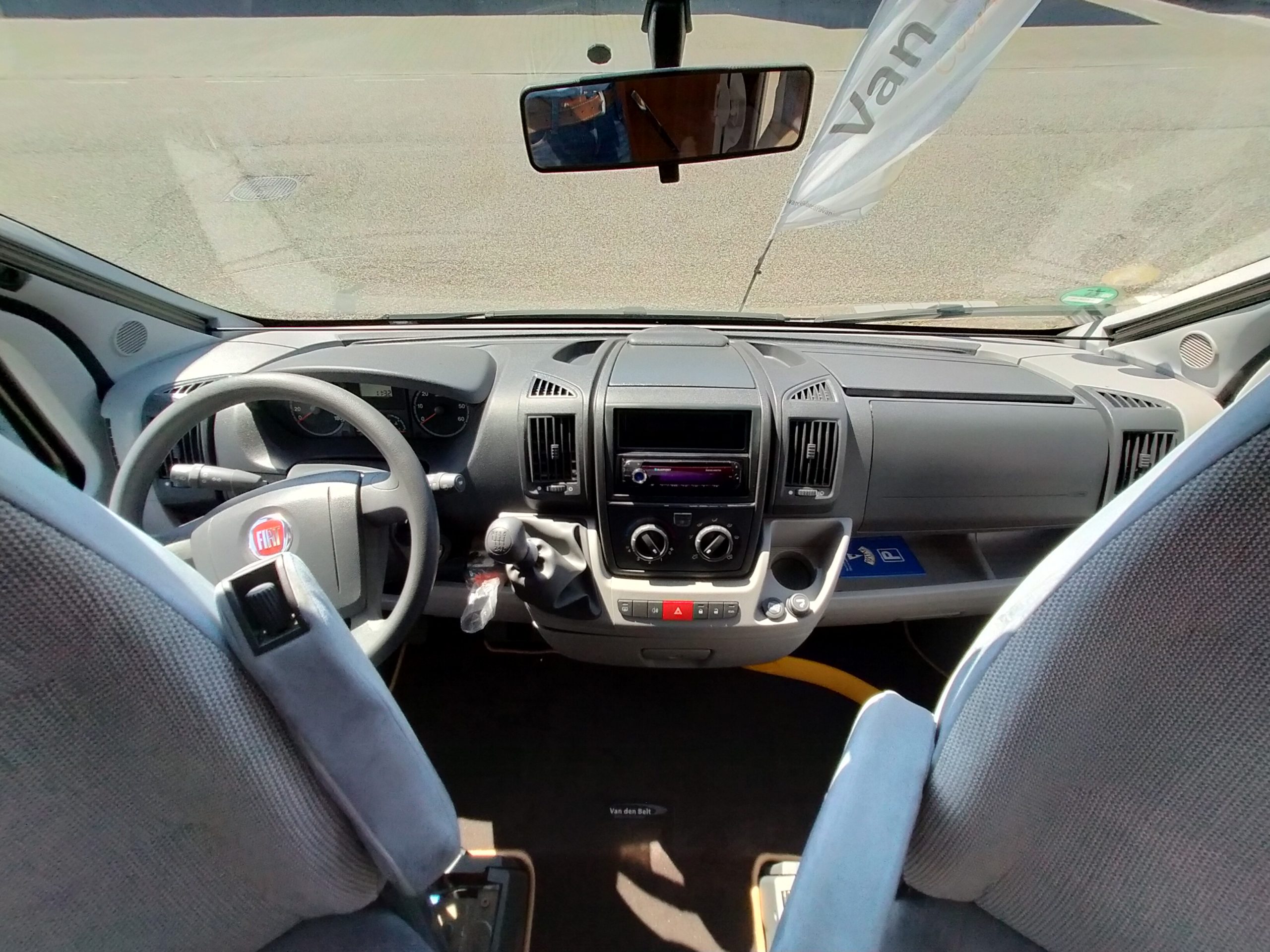 Hymer T674 CL Excusive Line Lengtebedden