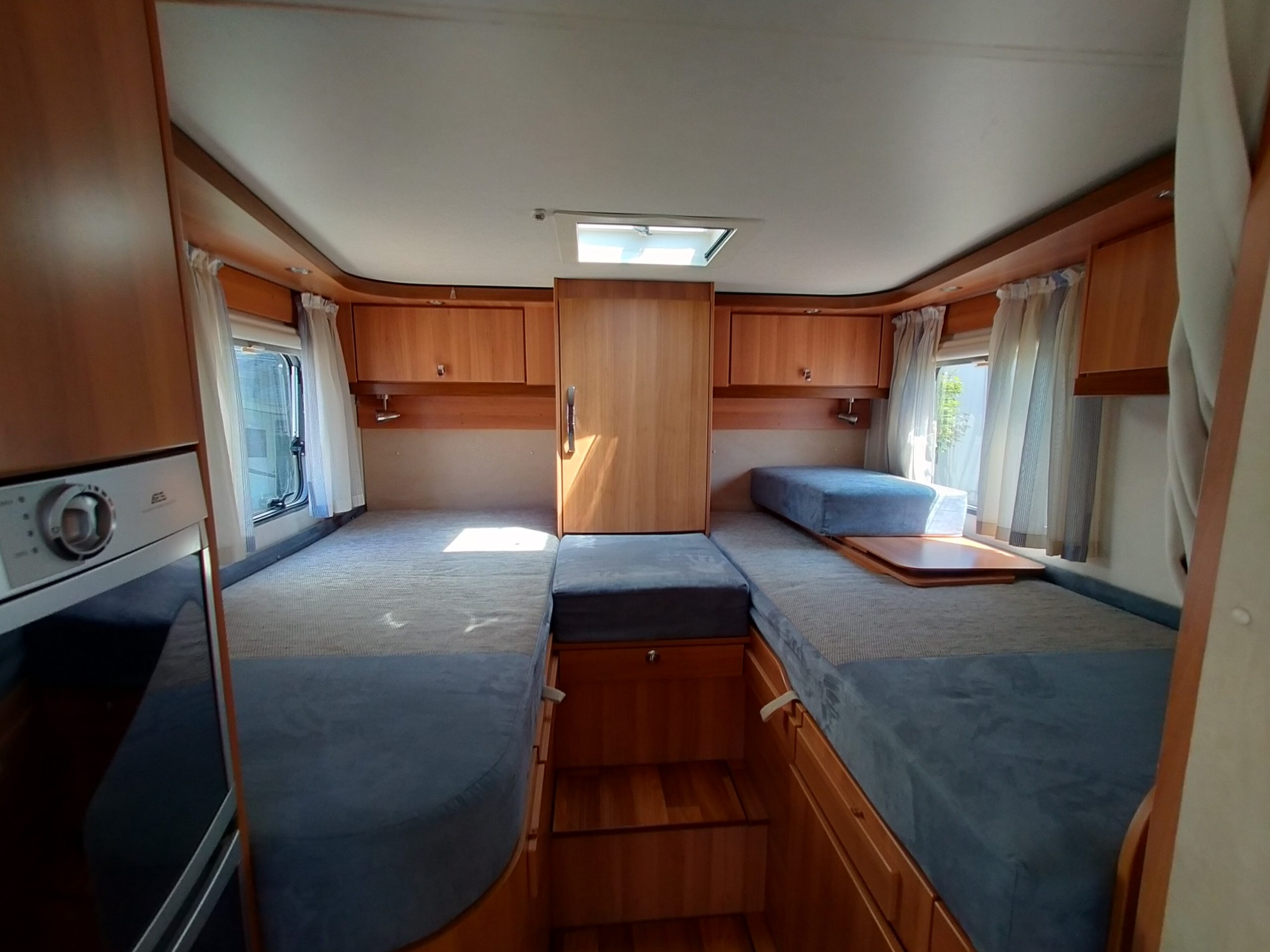 Hymer T674 CL Excusive Line Lengtebedden