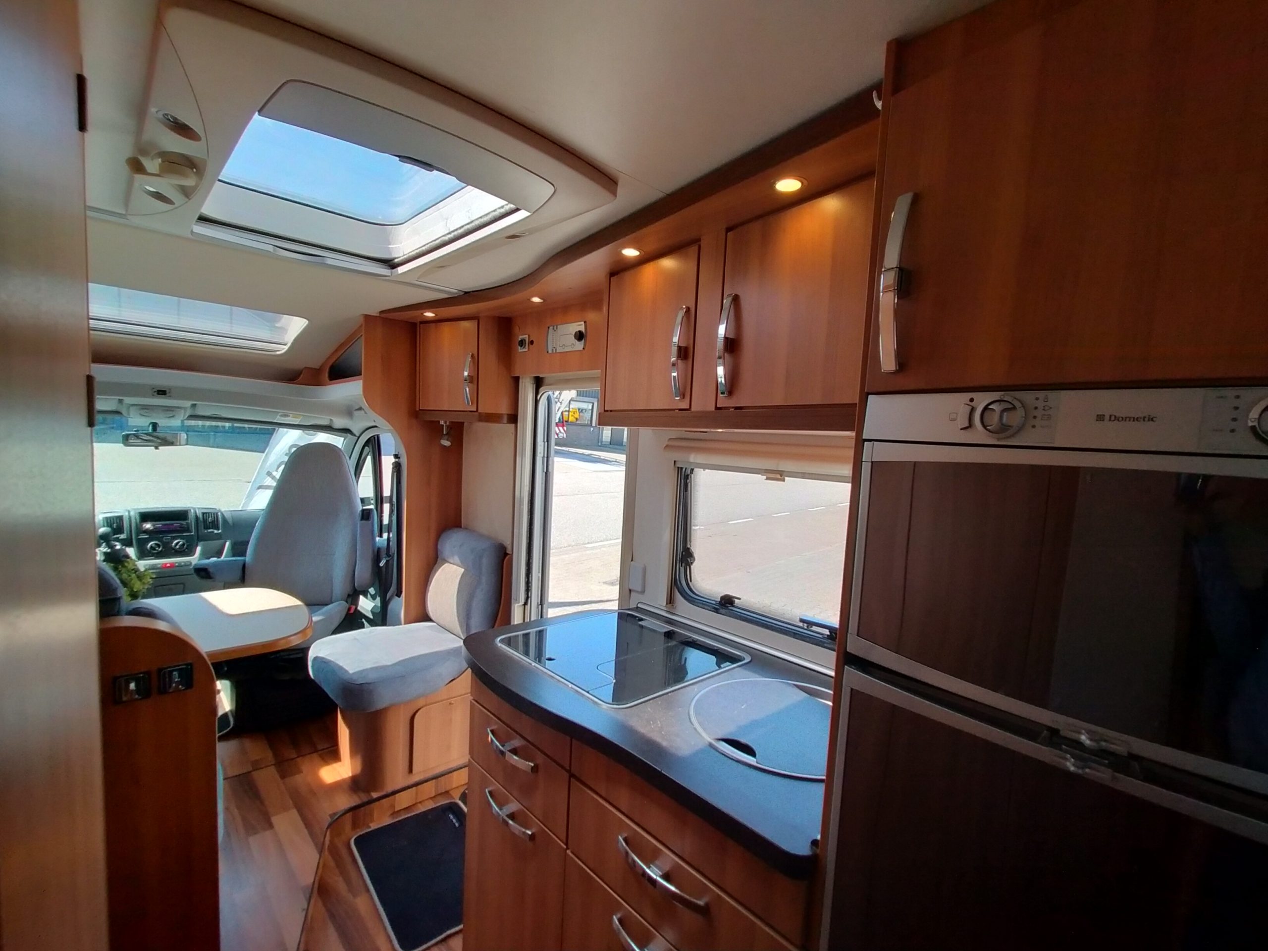 Hymer T674 CL Excusive Line Lengtebedden