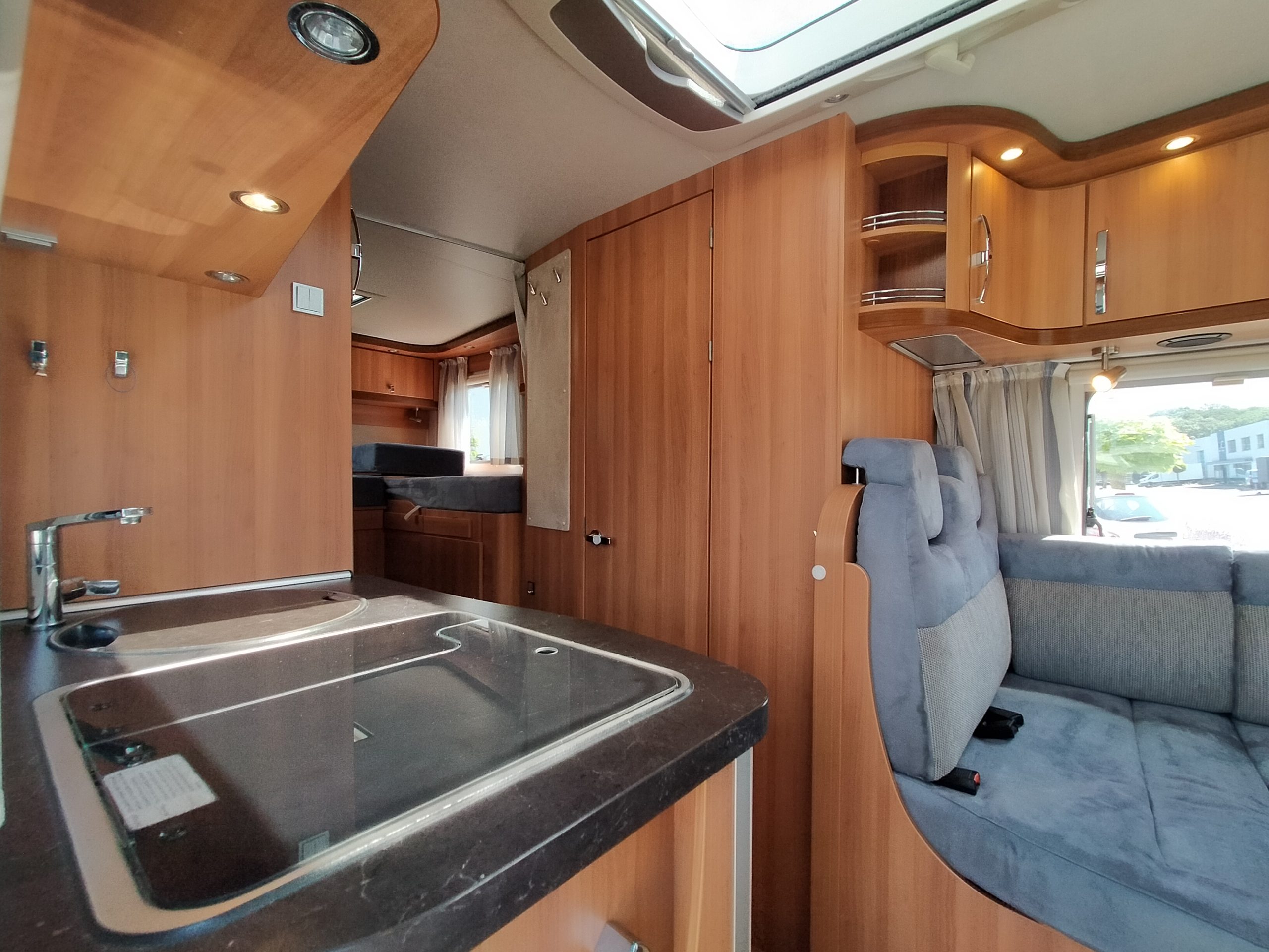 Hymer T674 CL Excusive Line Lengtebedden