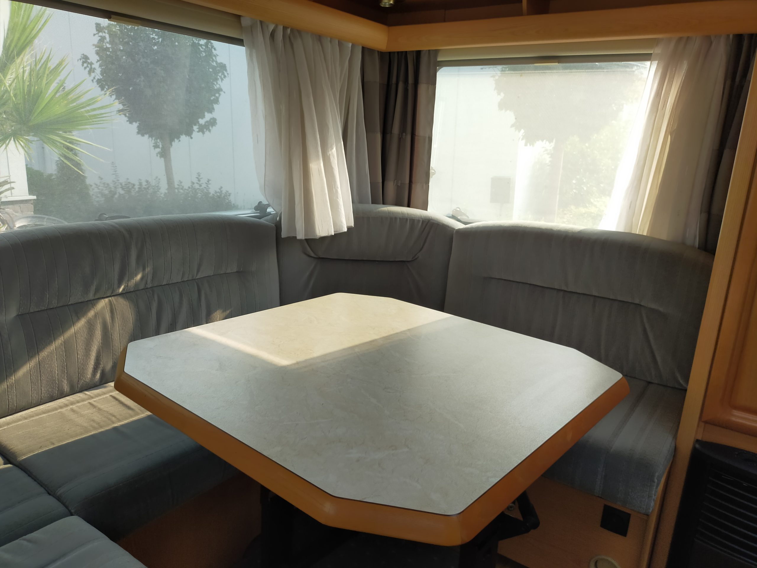 Fendt Platin 510 TG enkelebedden en rondzit