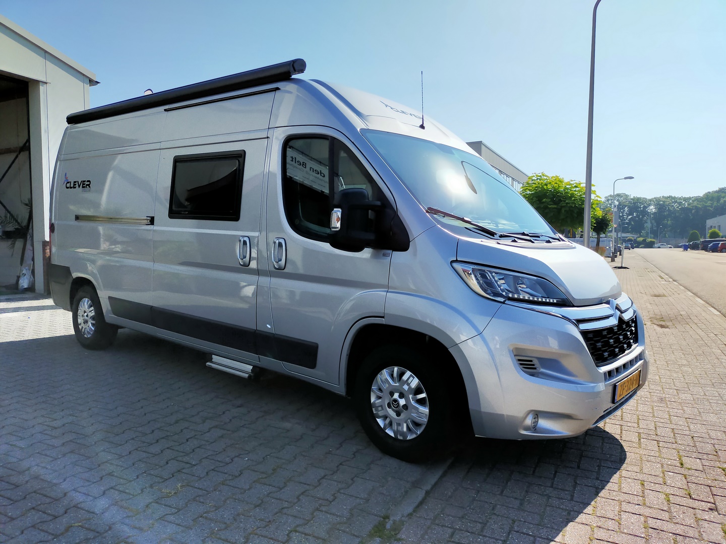 Clever Van Buscamper 599 cm