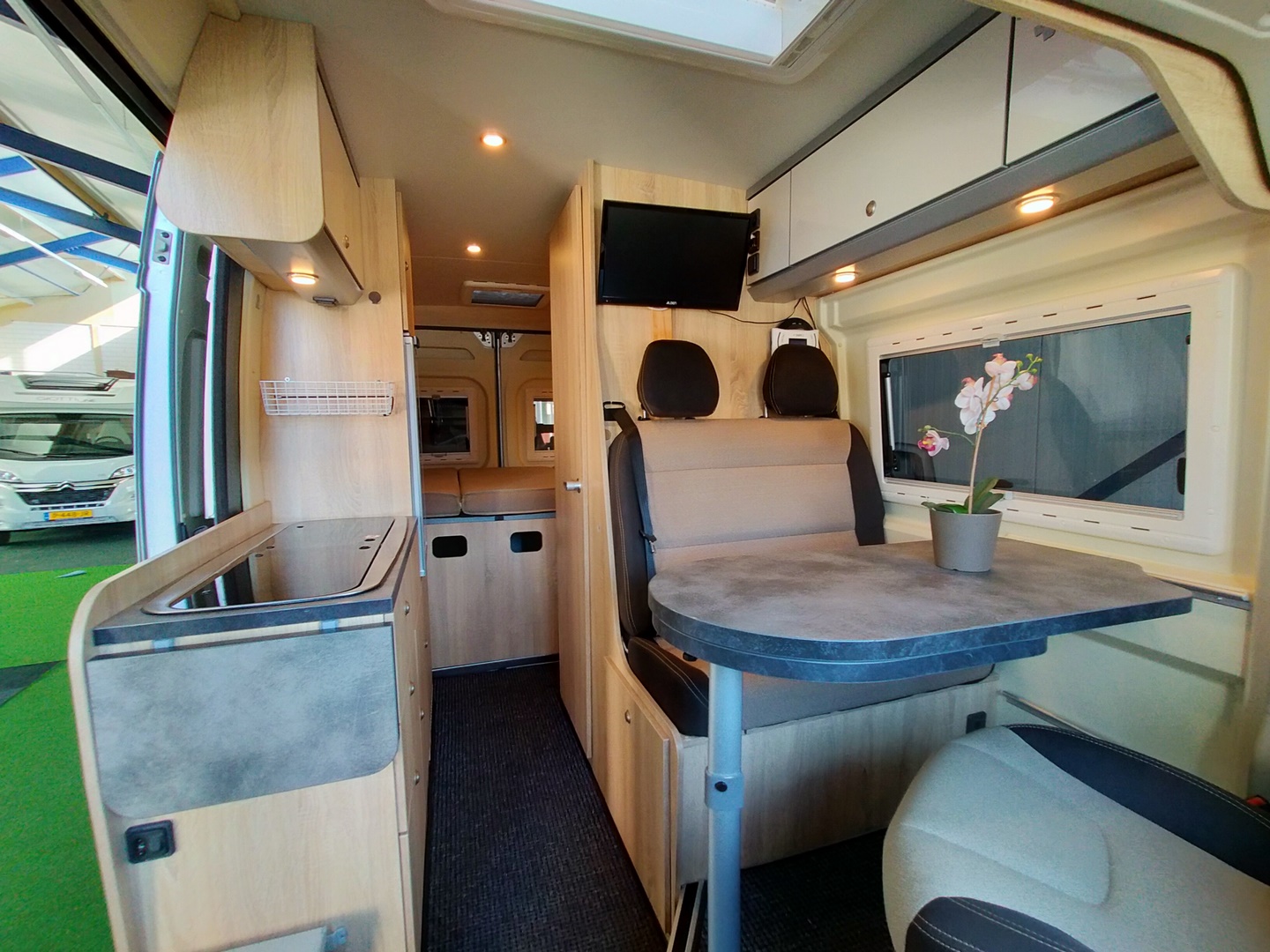 Clever Van Buscamper 599 cm