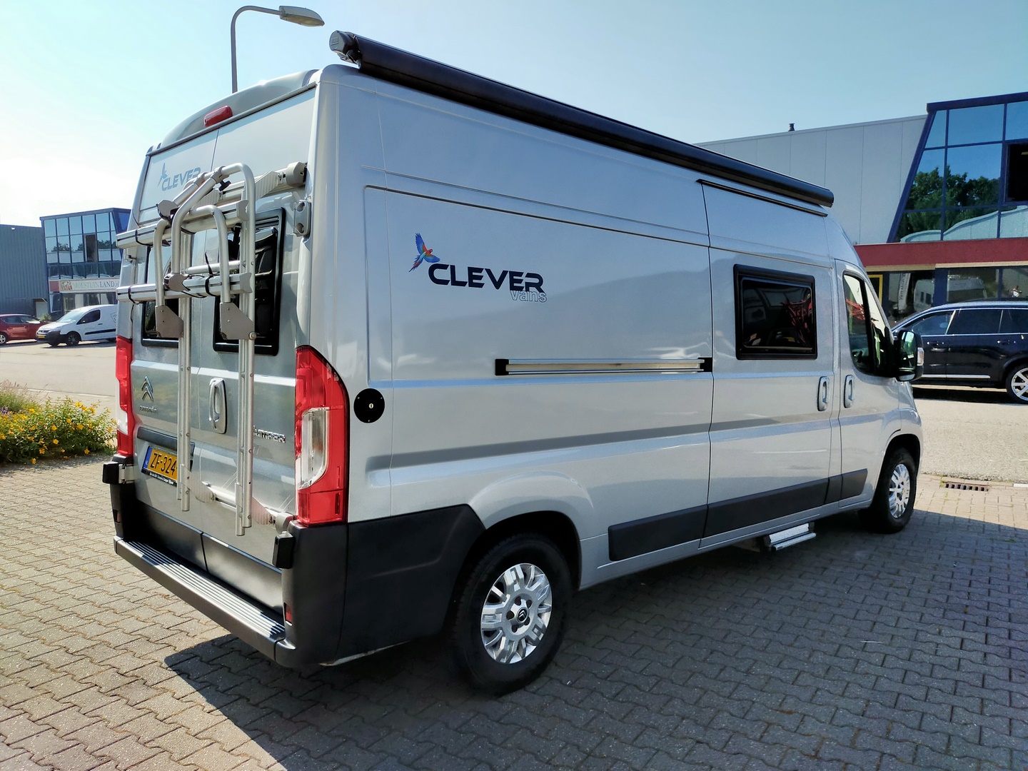 Clever Van Buscamper 599 cm