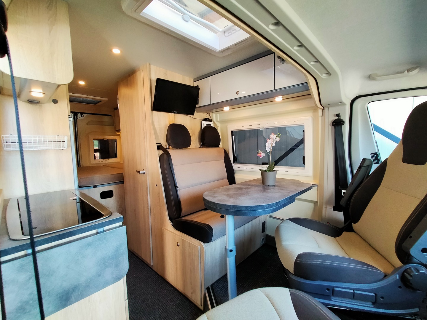 Clever Van Buscamper 599 cm