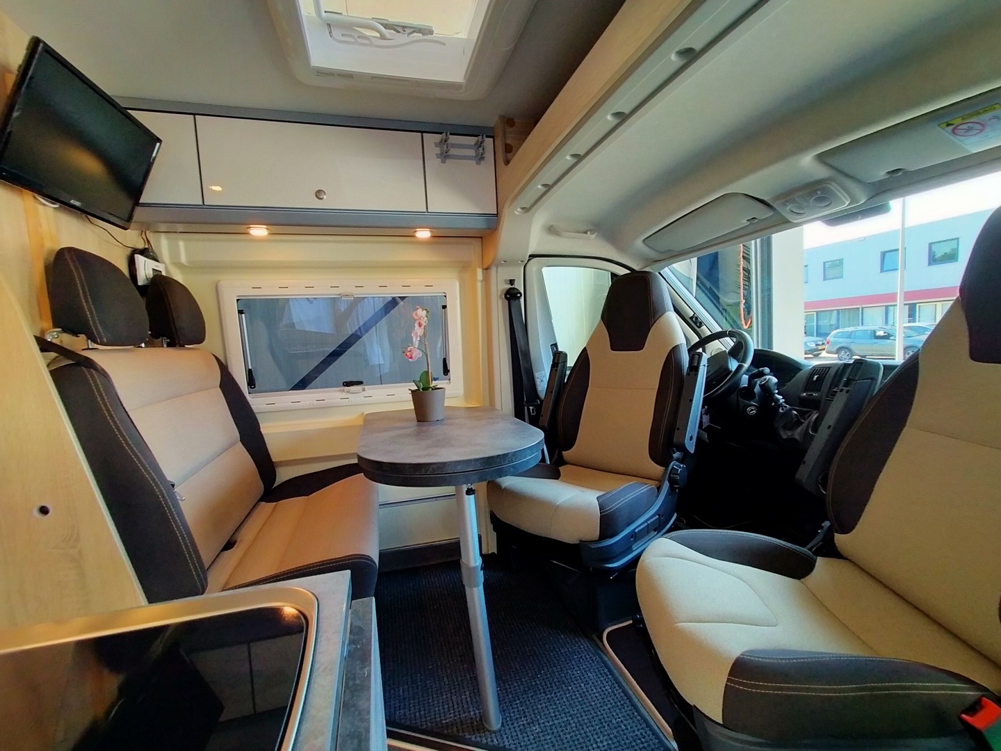 Clever Van Buscamper 599 cm