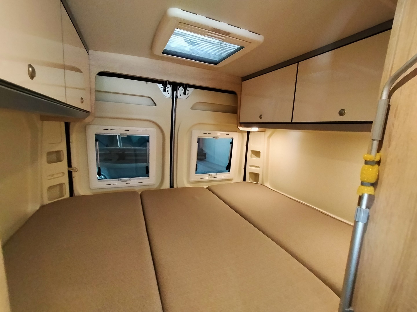 Clever Van Buscamper 599 cm