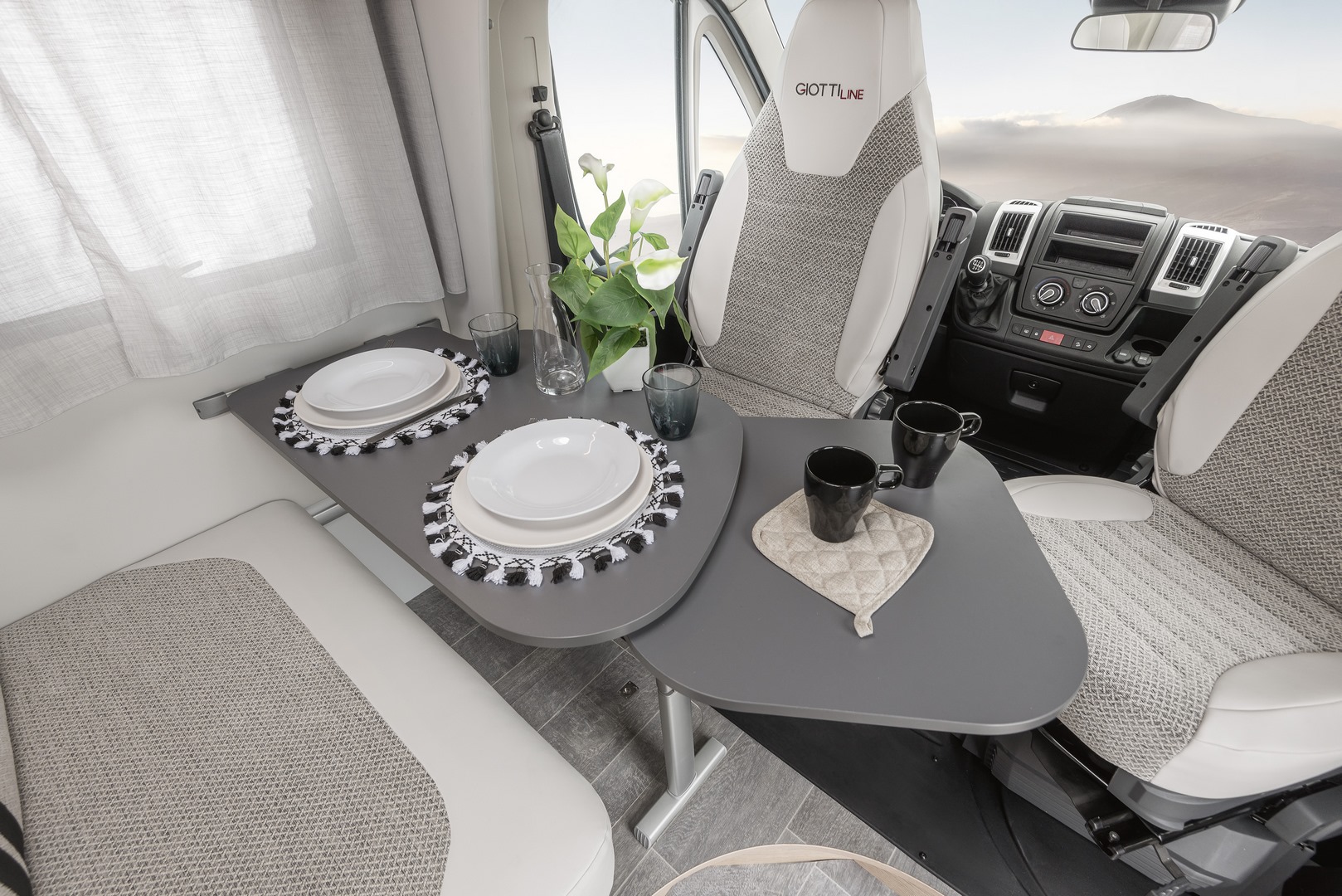 GiottiLine Compact C60 599 cm en 1100 kg laadvermogen!