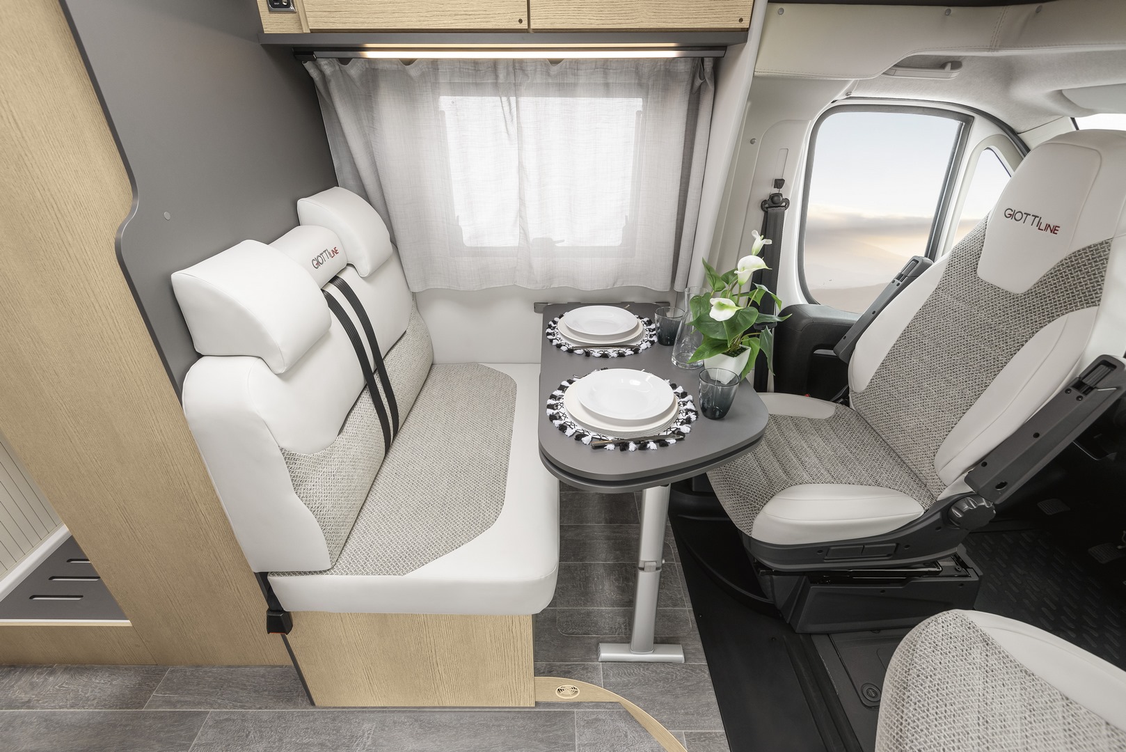 GiottiLine Compact C60 599 cm en 1100 kg laadvermogen!