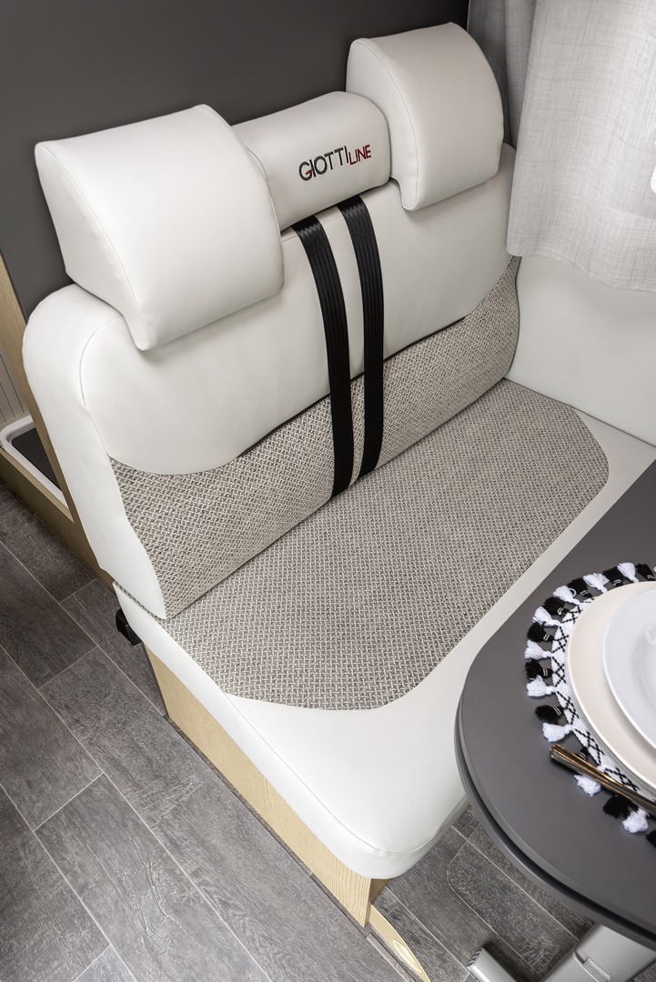 GiottiLine Compact C60 599 cm en 1100 kg laadvermogen!