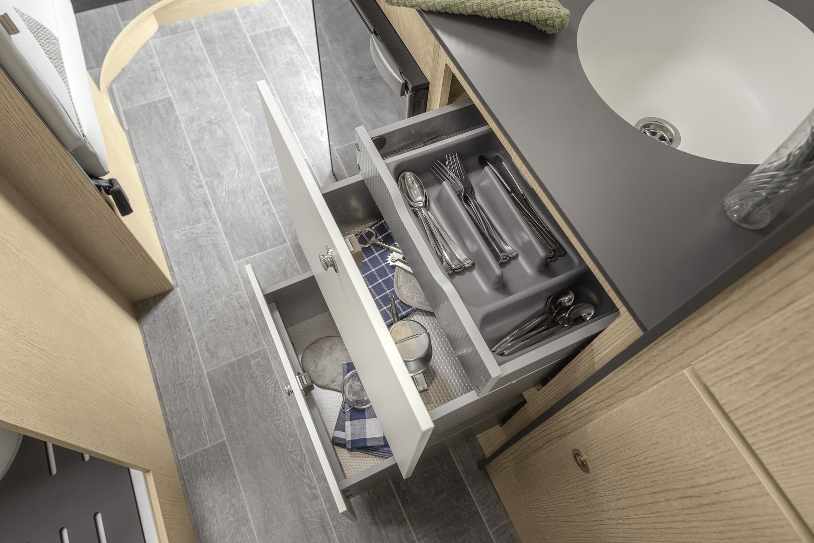 GiottiLine Compact C60 599 cm en 1100 kg laadvermogen!