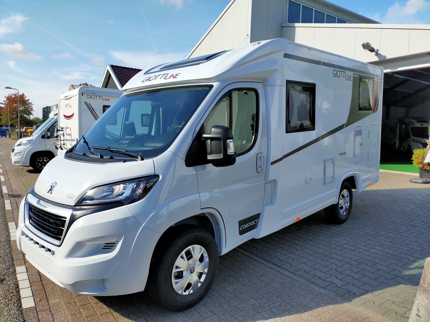 GiottiLine Compact C60 599 cm en 1100 kg laadvermogen!