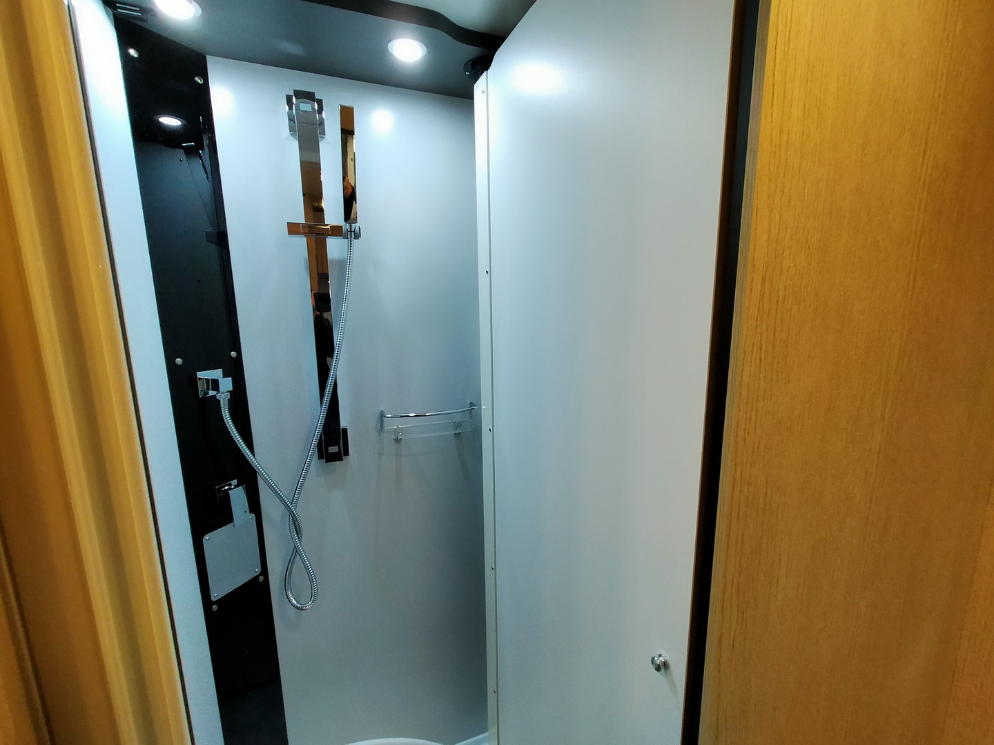 GiottiLine Compact C60 599 cm en 1100 kg laadvermogen!