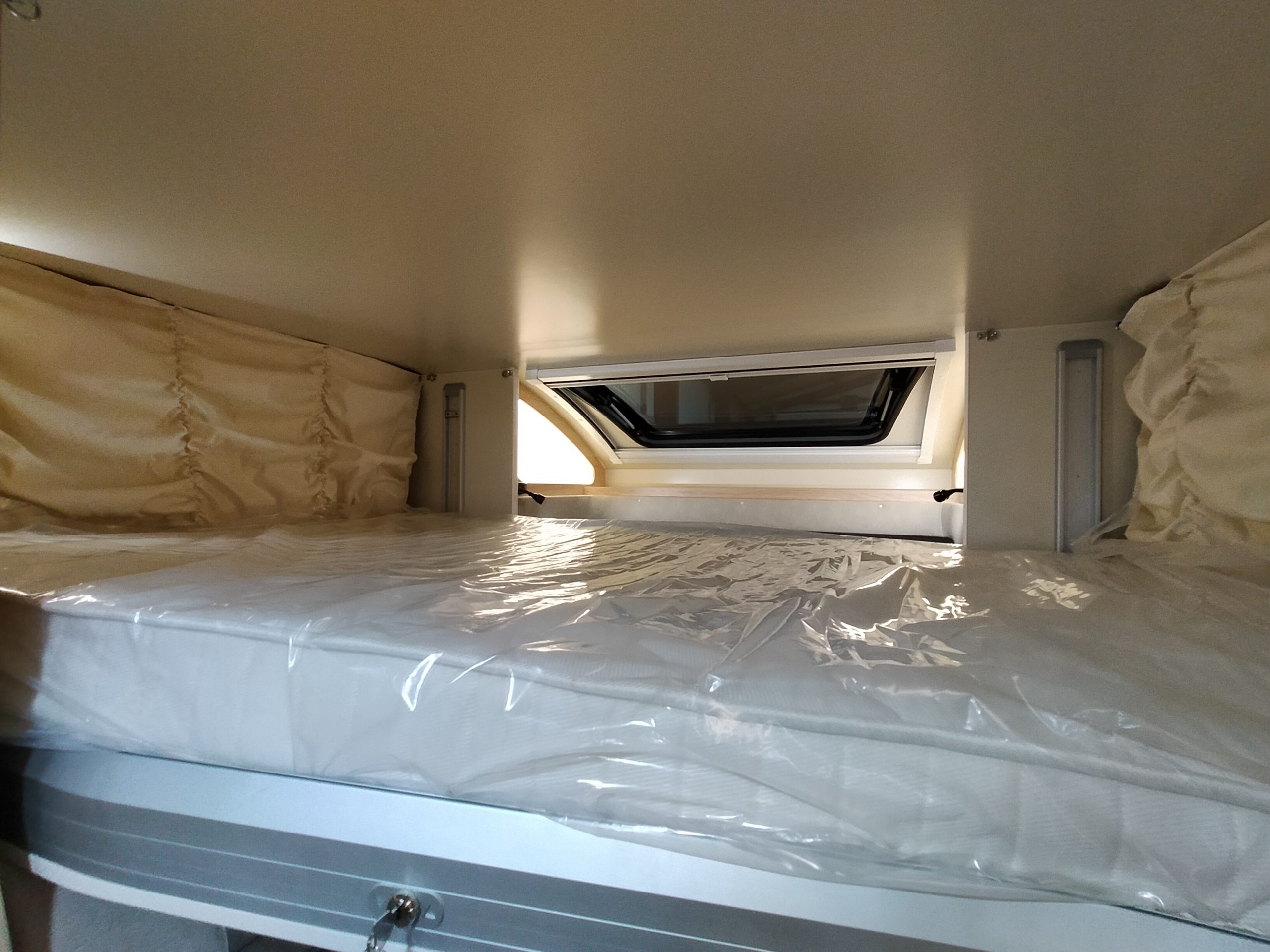 GiottiLine Siena 385 enkelebedden met hefbed 5 pers. Nieuw! model 24