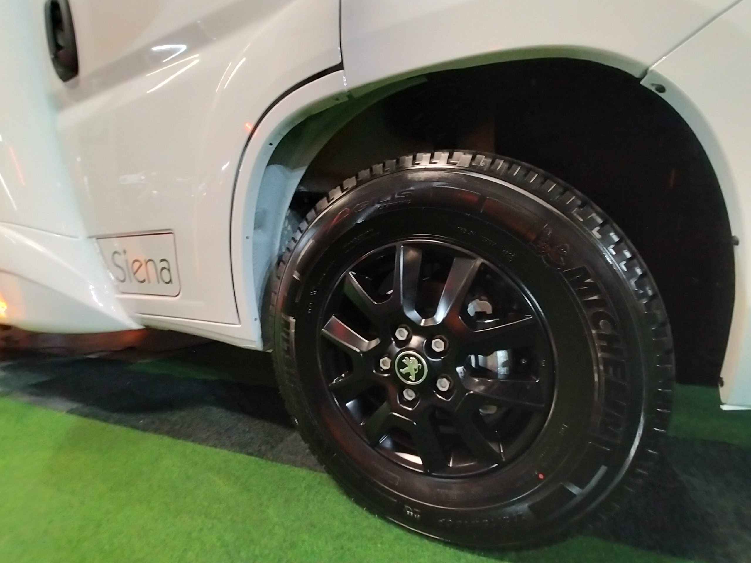 GiottiLine Siena 385 enkelebedden met hefbed 5 pers. Nieuw! model 24