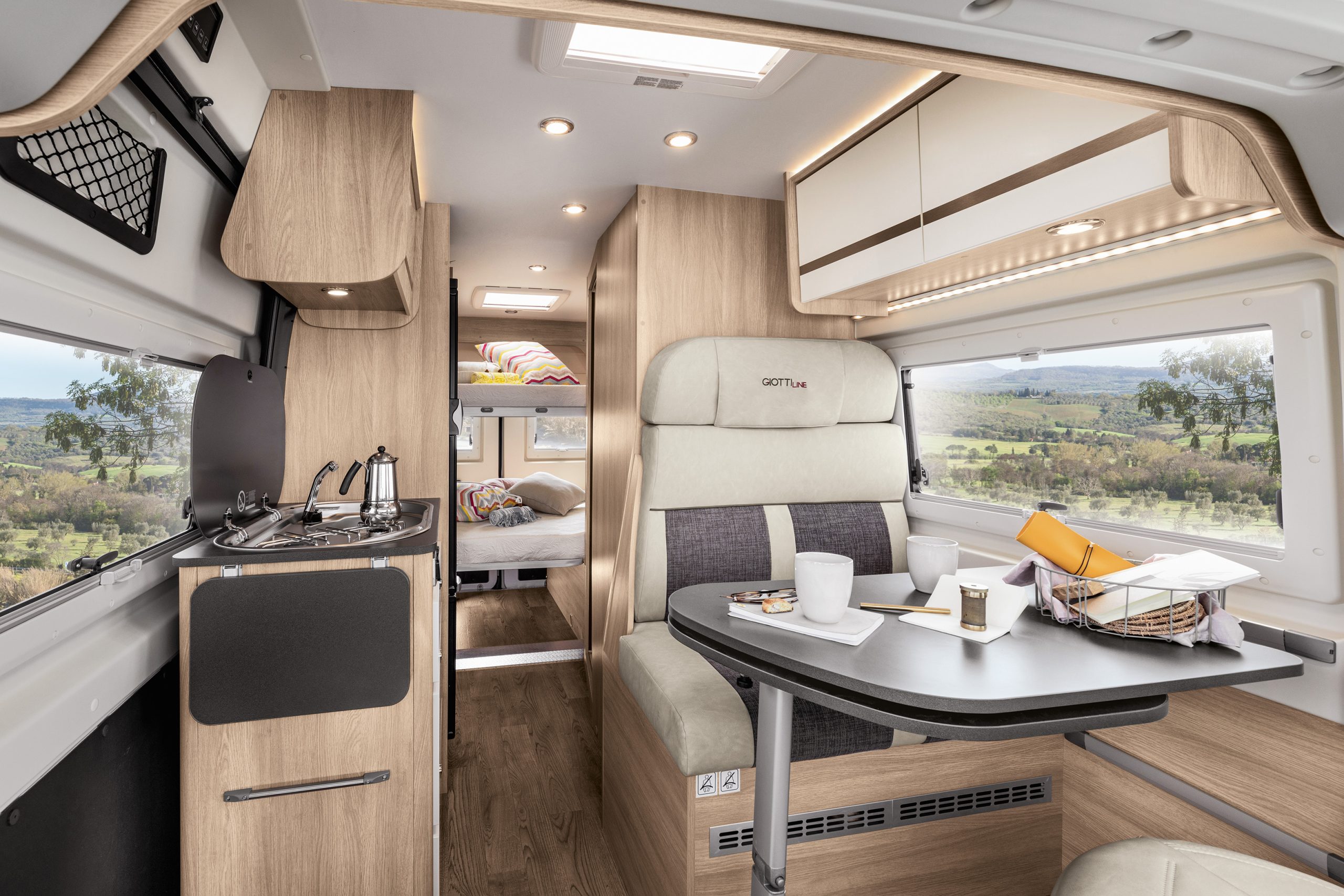 GiottiVan 60B 4 persoons met uitneembare stapelbedden