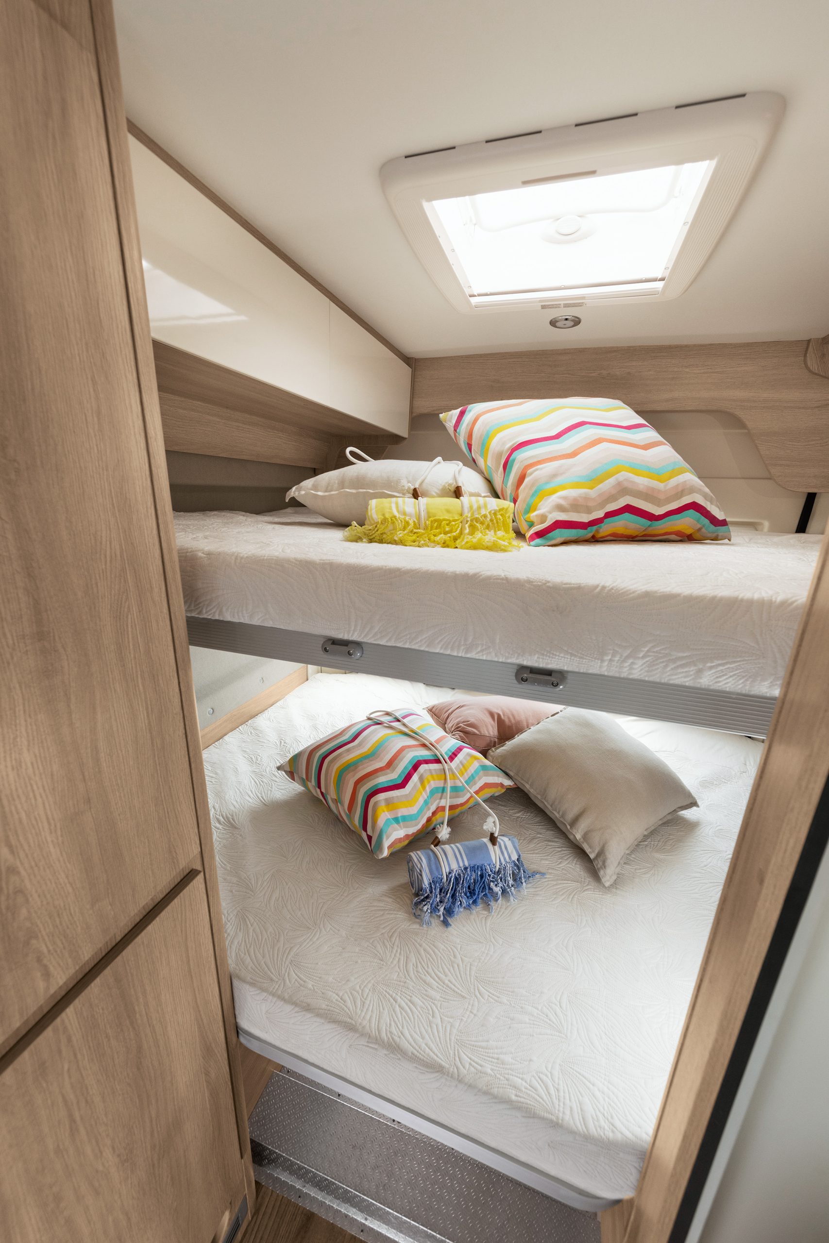 GiottiVan 60B 4 persoons met uitneembare stapelbedden