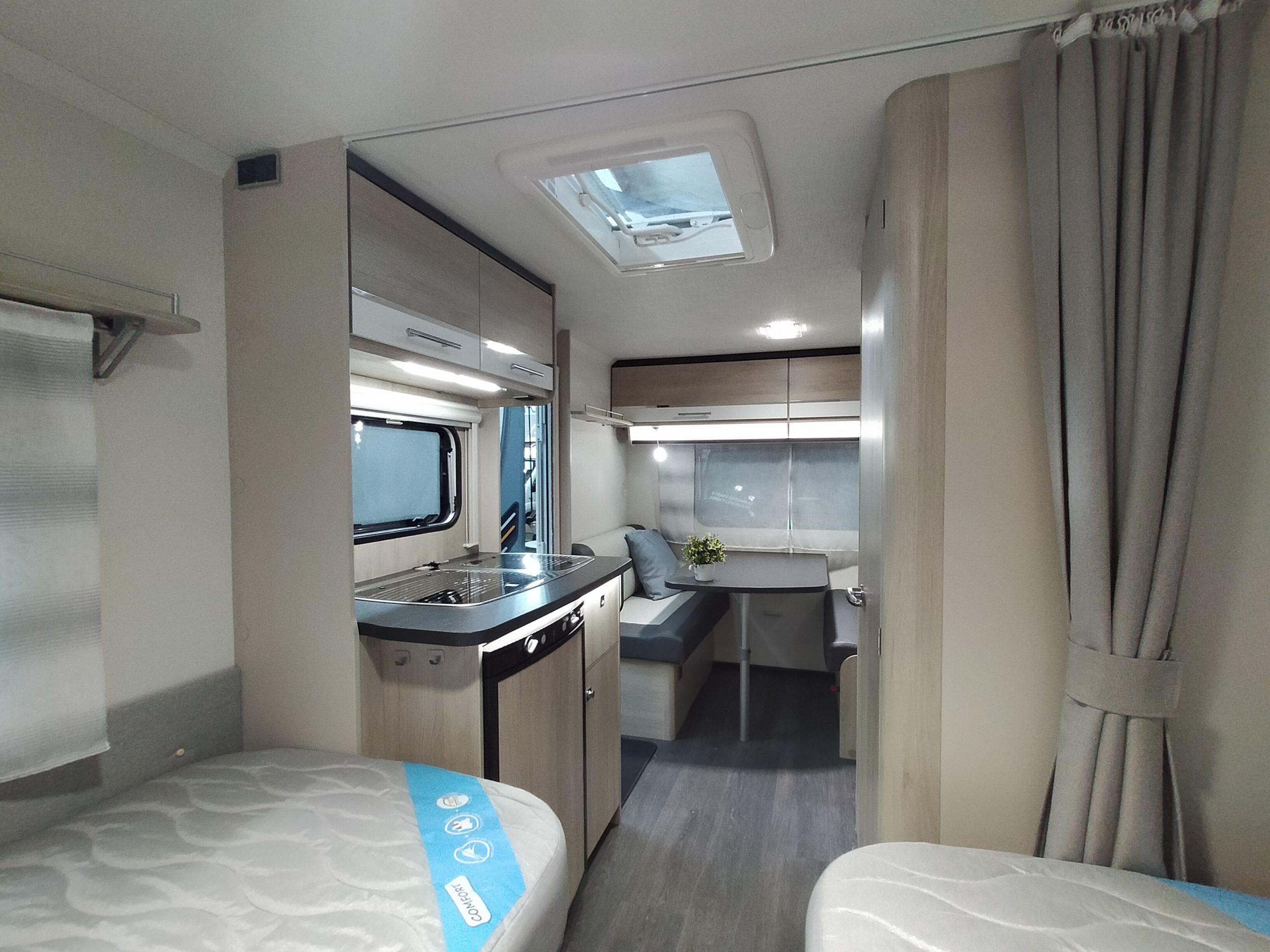 Caravelair Antares Style 450 Lengtebedden