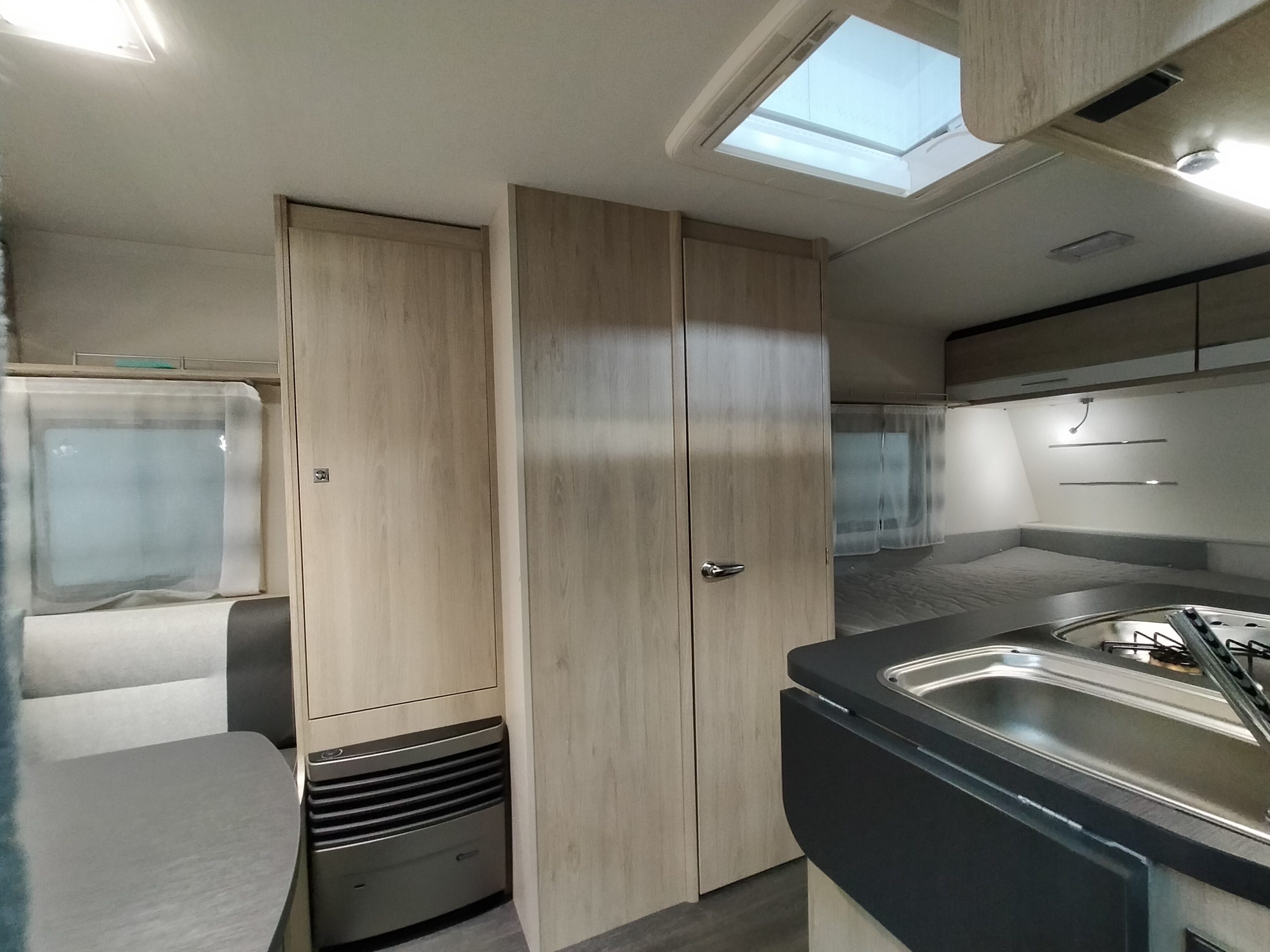Caravelair Antares Style 450 Lengtebedden