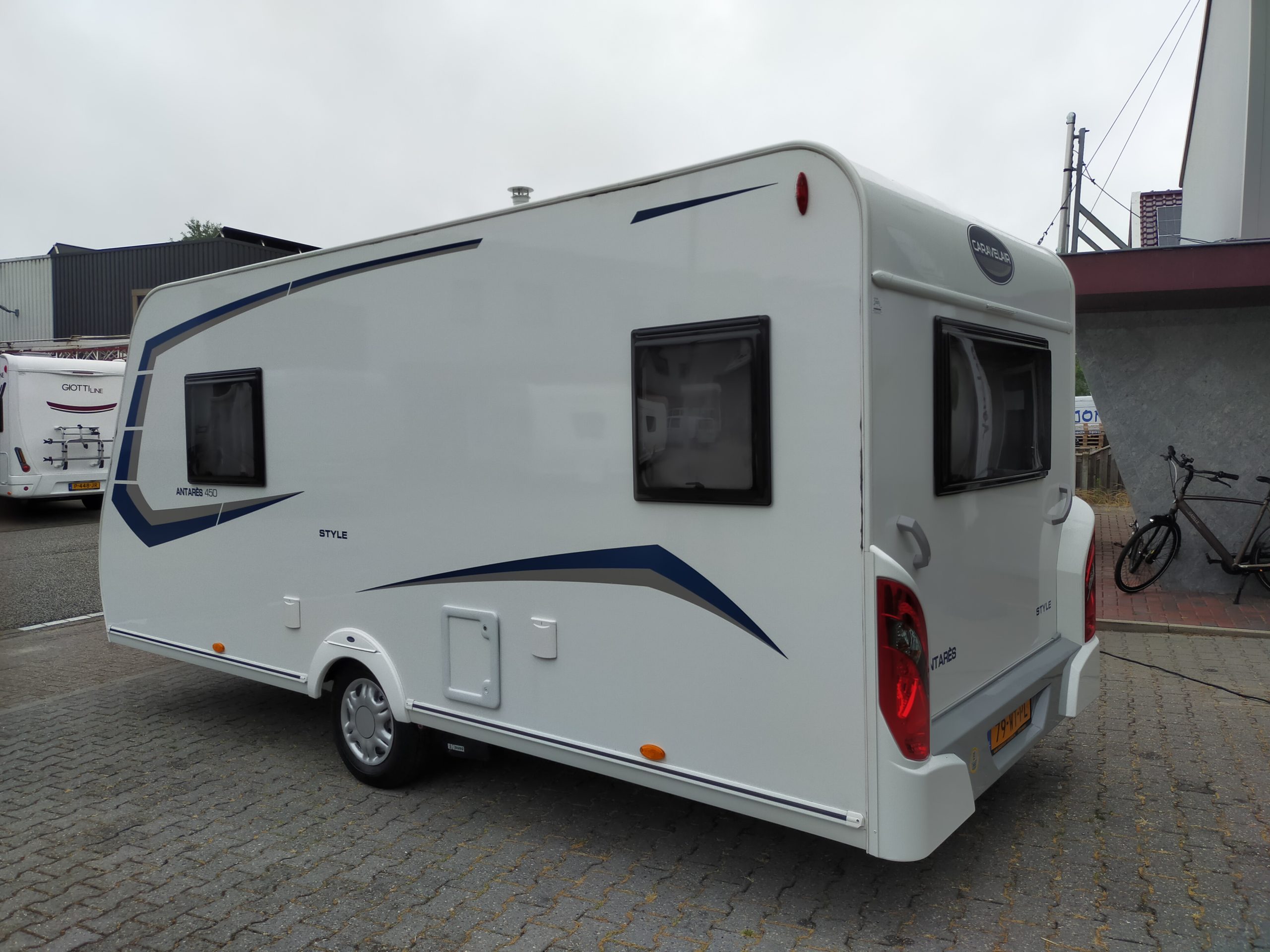 Caravelair Antares Style 450 Lengtebedden