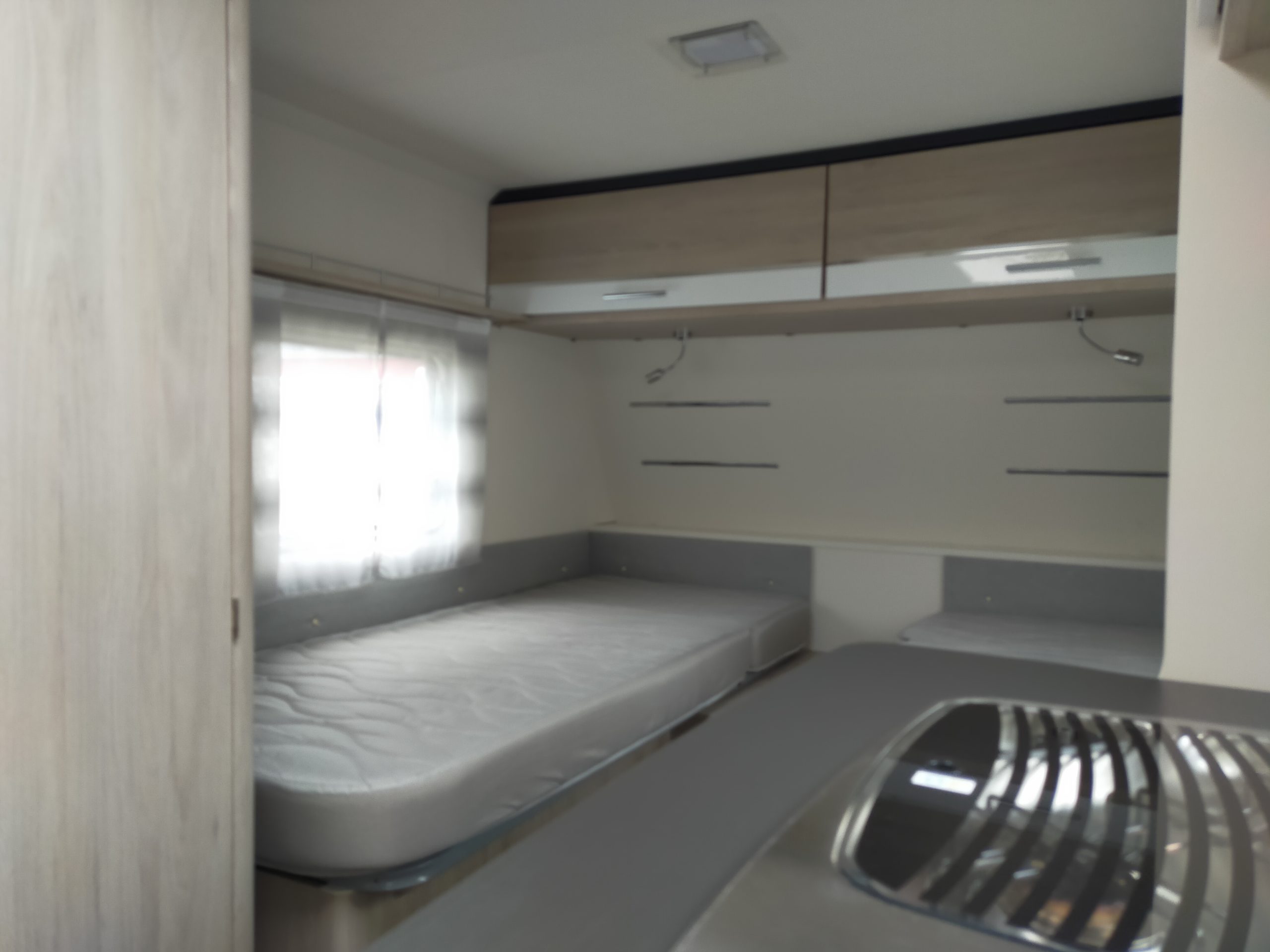 Caravelair Antares Style 450 Lengtebedden