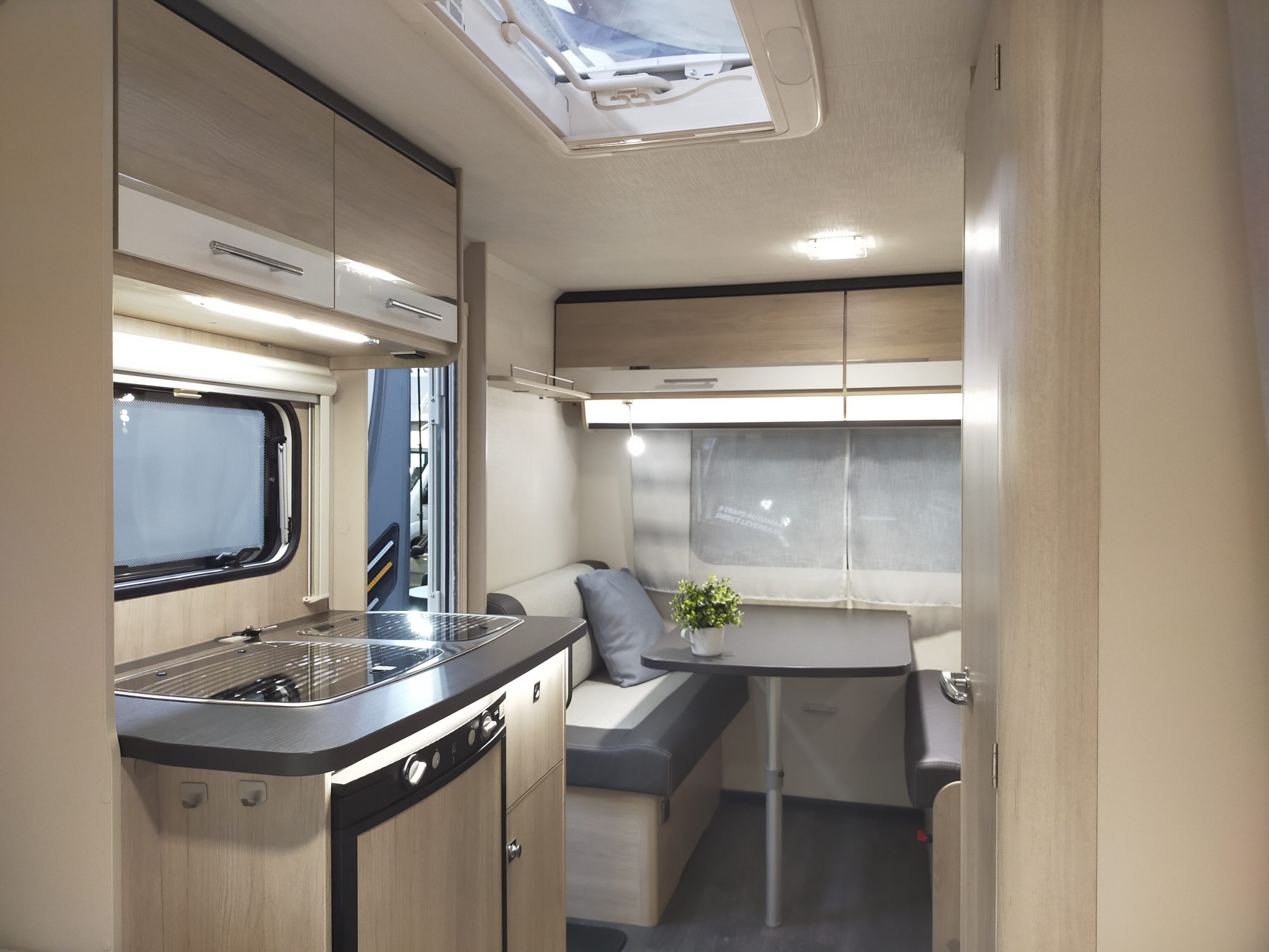 Caravelair Antares Style 450 Lengtebedden