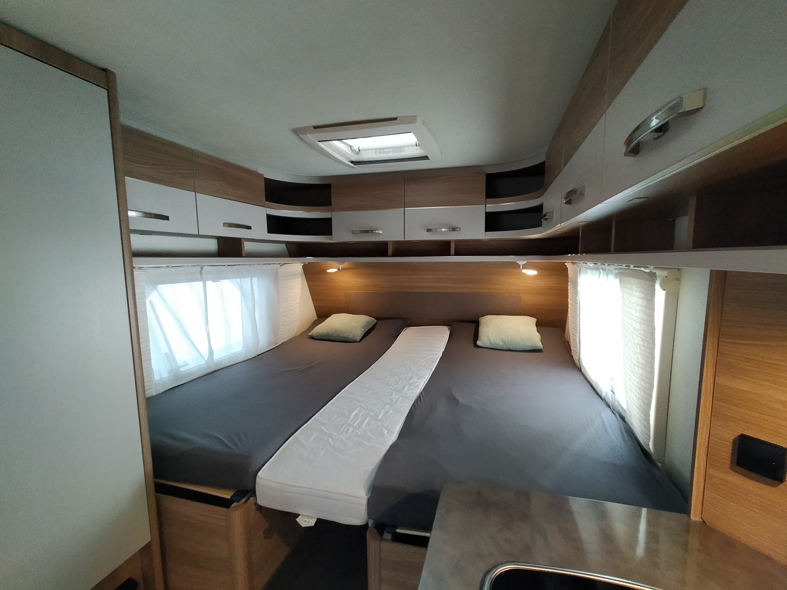 Burstner Premio 490 TL enkelebedden!