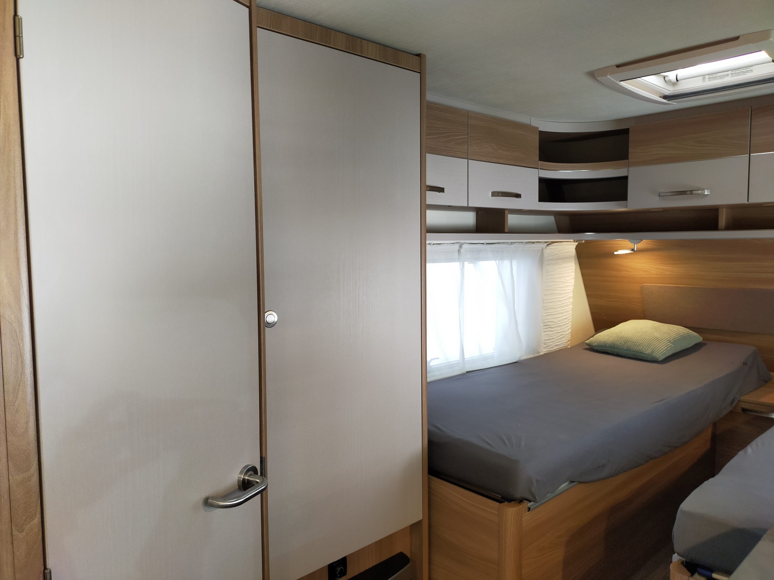 Burstner Premio 490 TL enkelebedden!