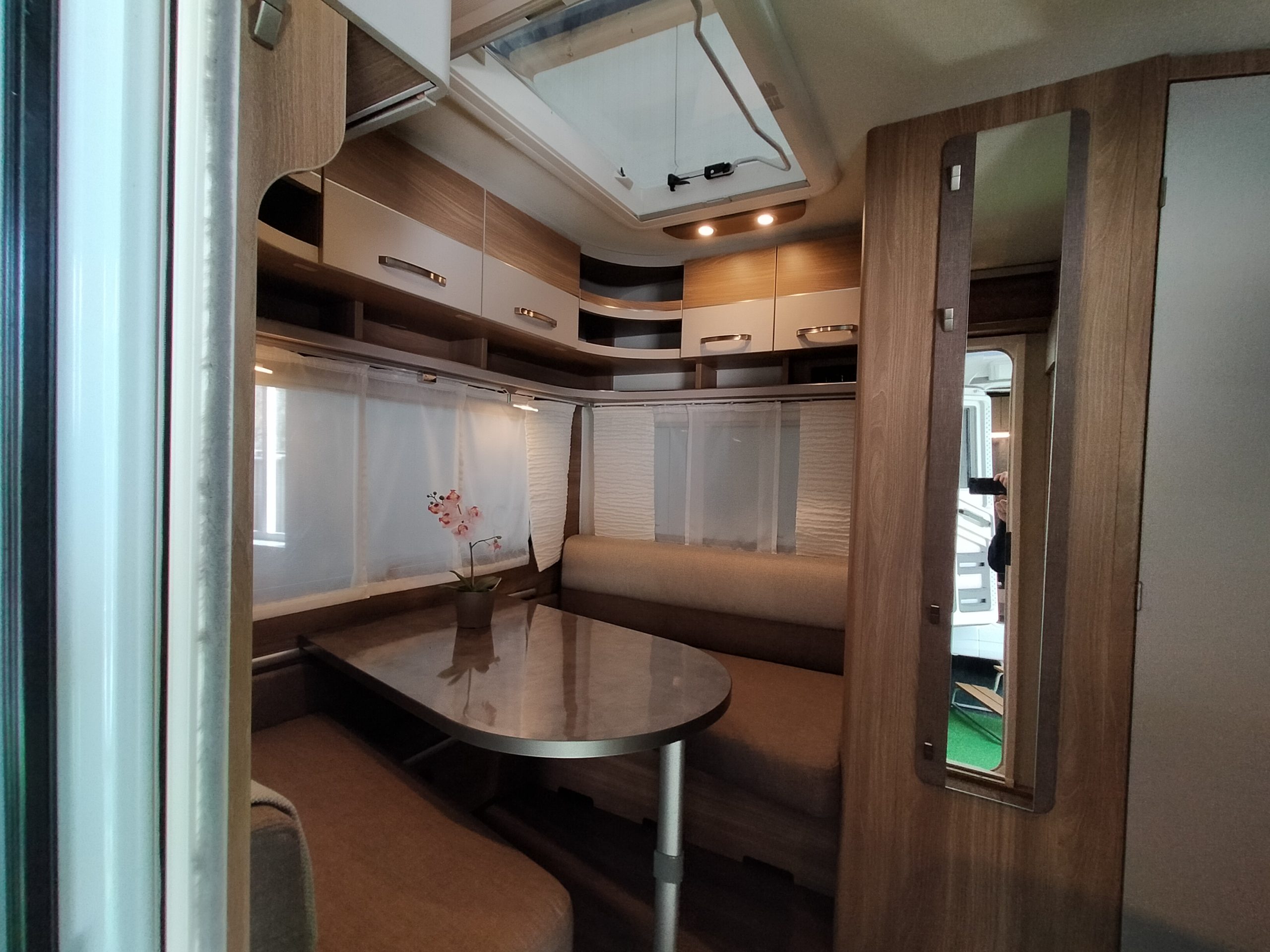 Burstner Premio 490 TL enkelebedden!