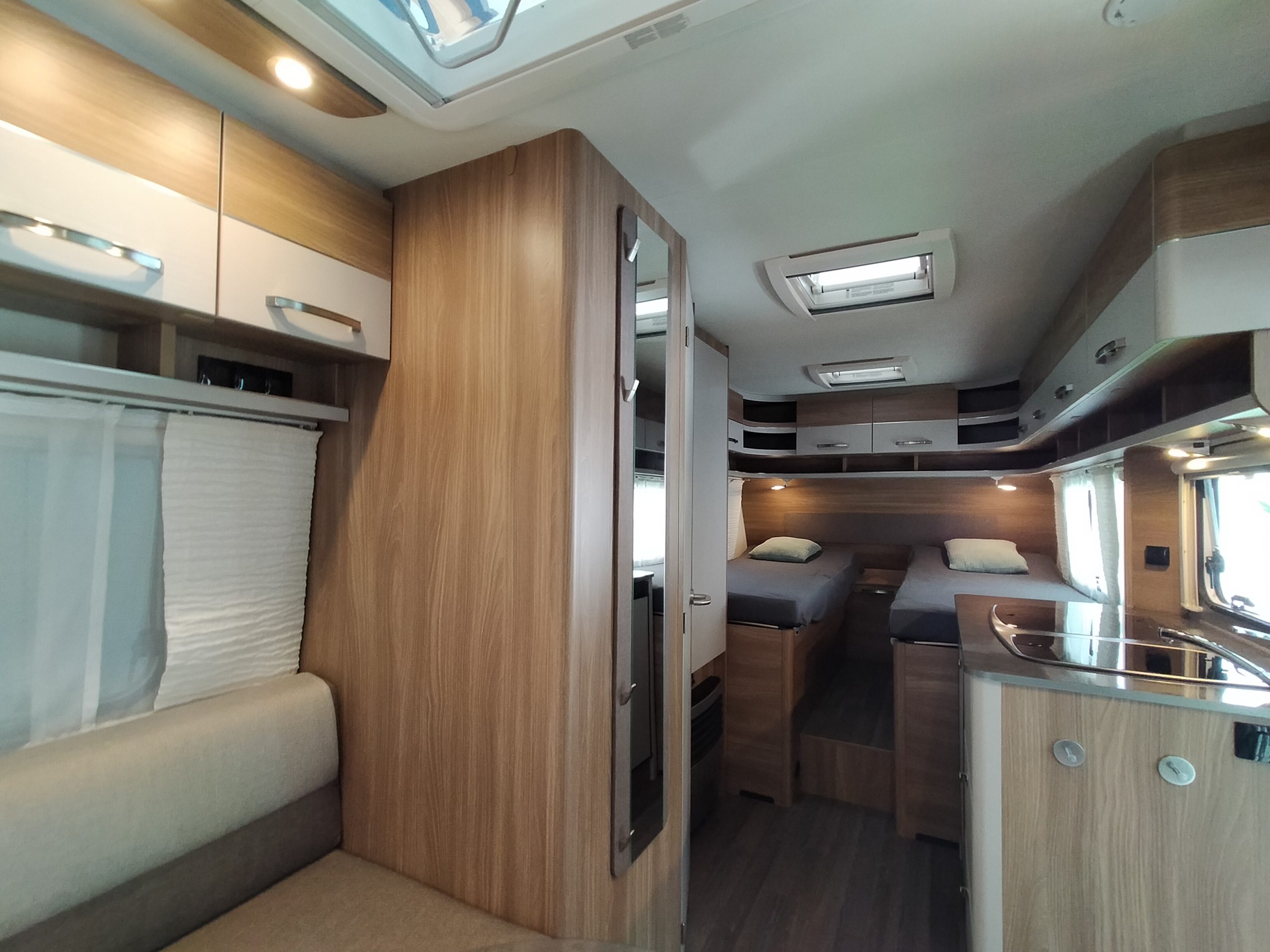 Burstner Premio 490 TL enkelebedden!