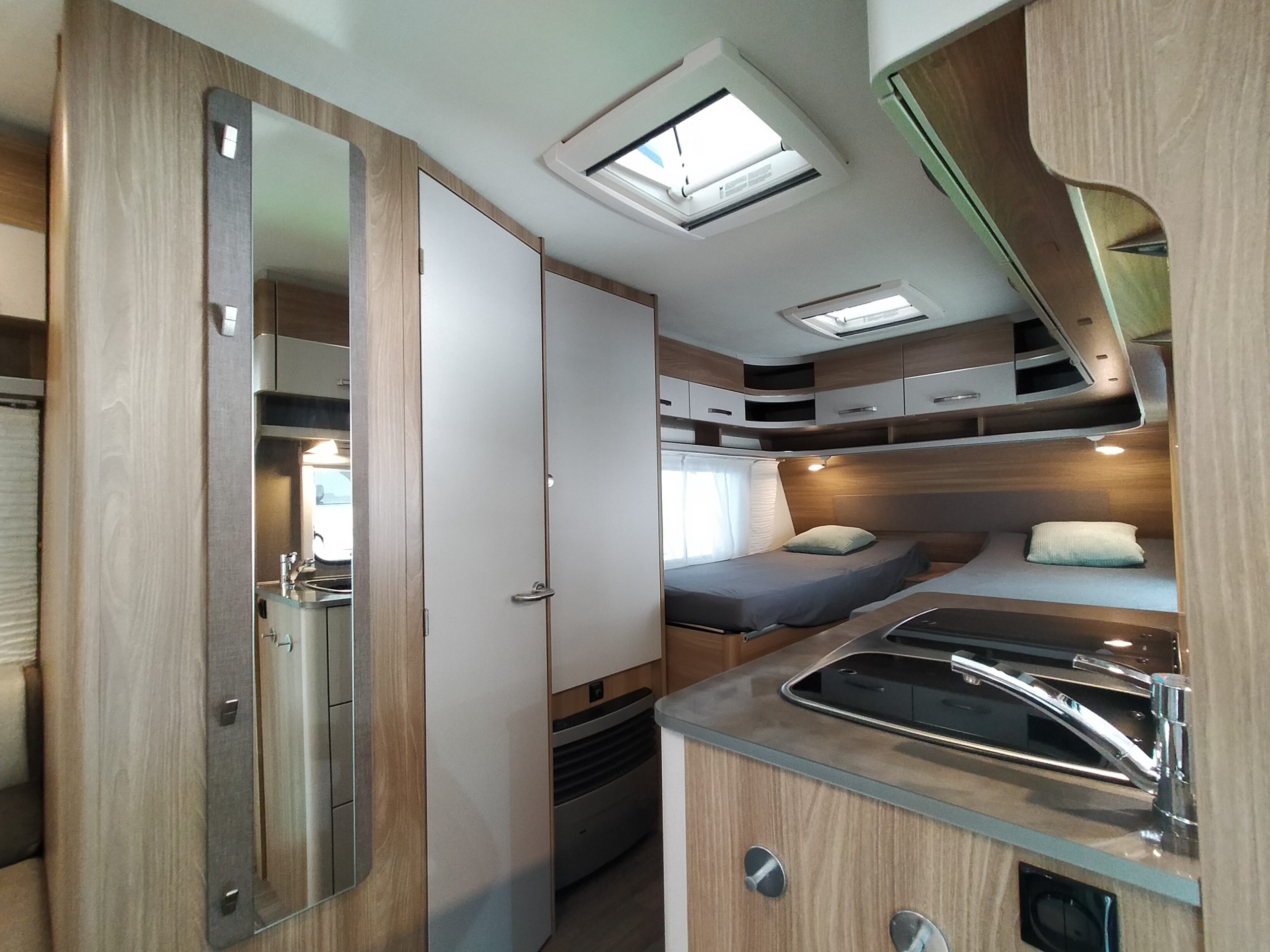 Burstner Premio 490 TL enkelebedden!