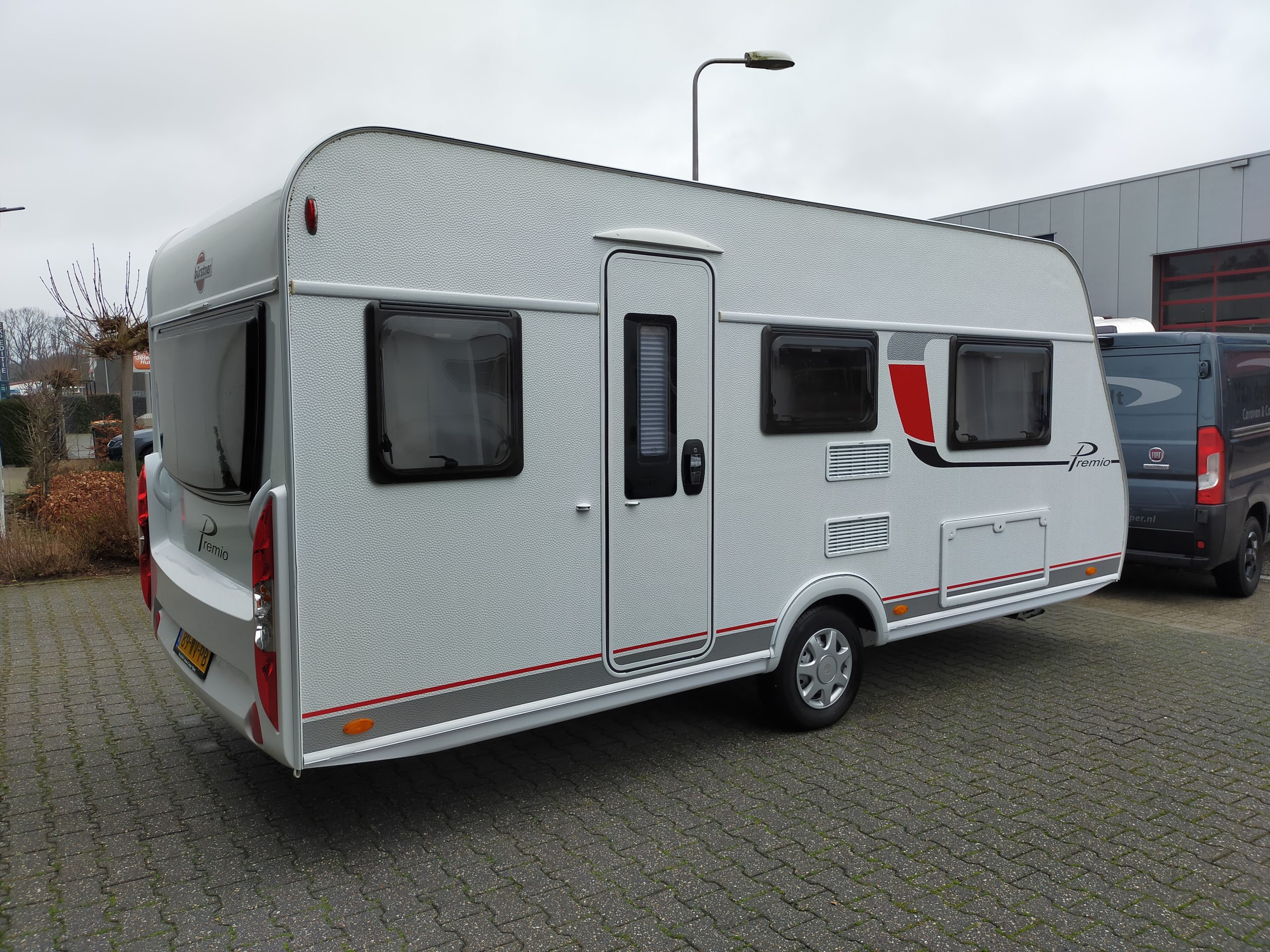 Burstner Premio 490 TL enkelebedden!