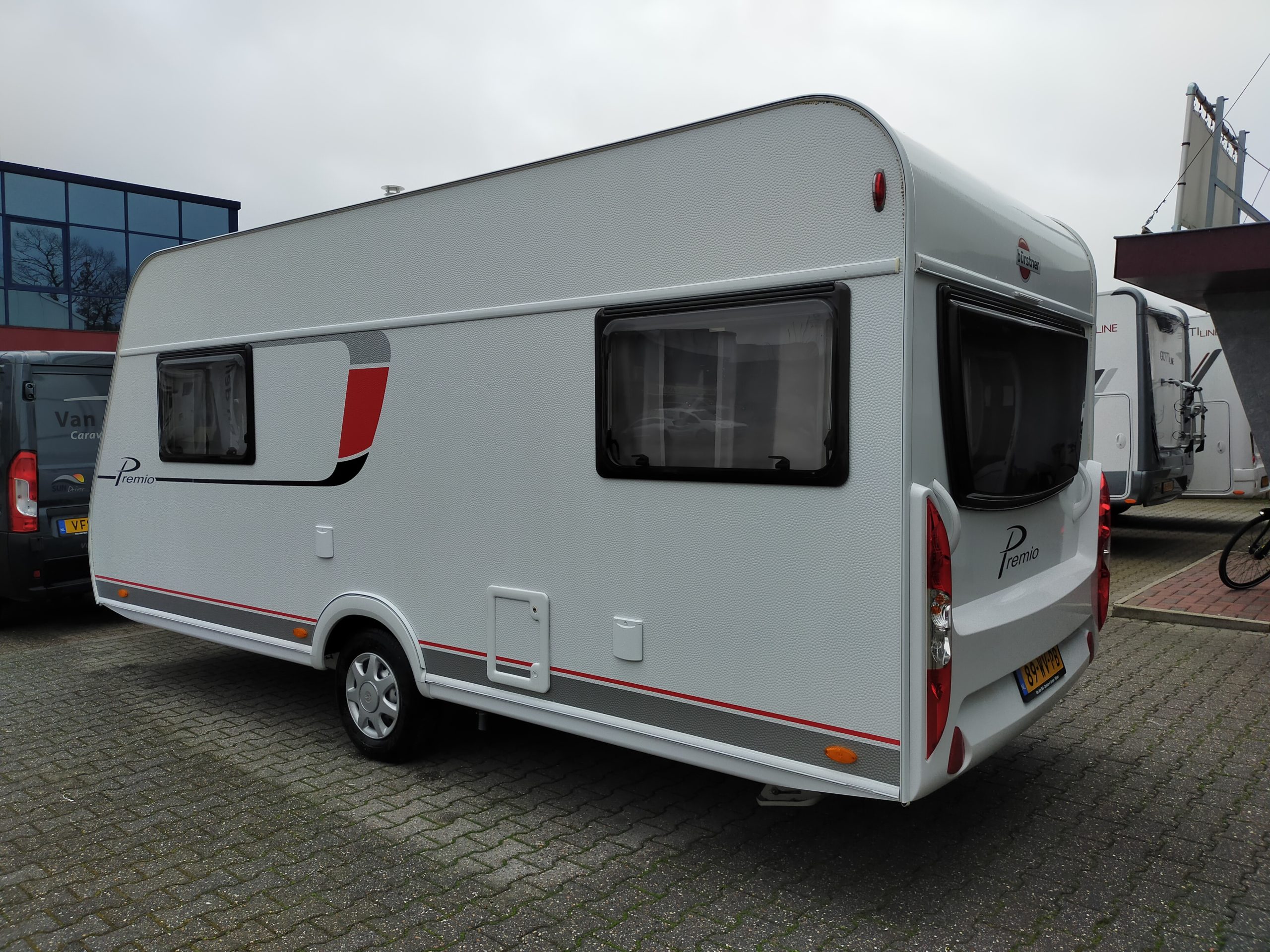 Burstner Premio 490 TL enkelebedden!