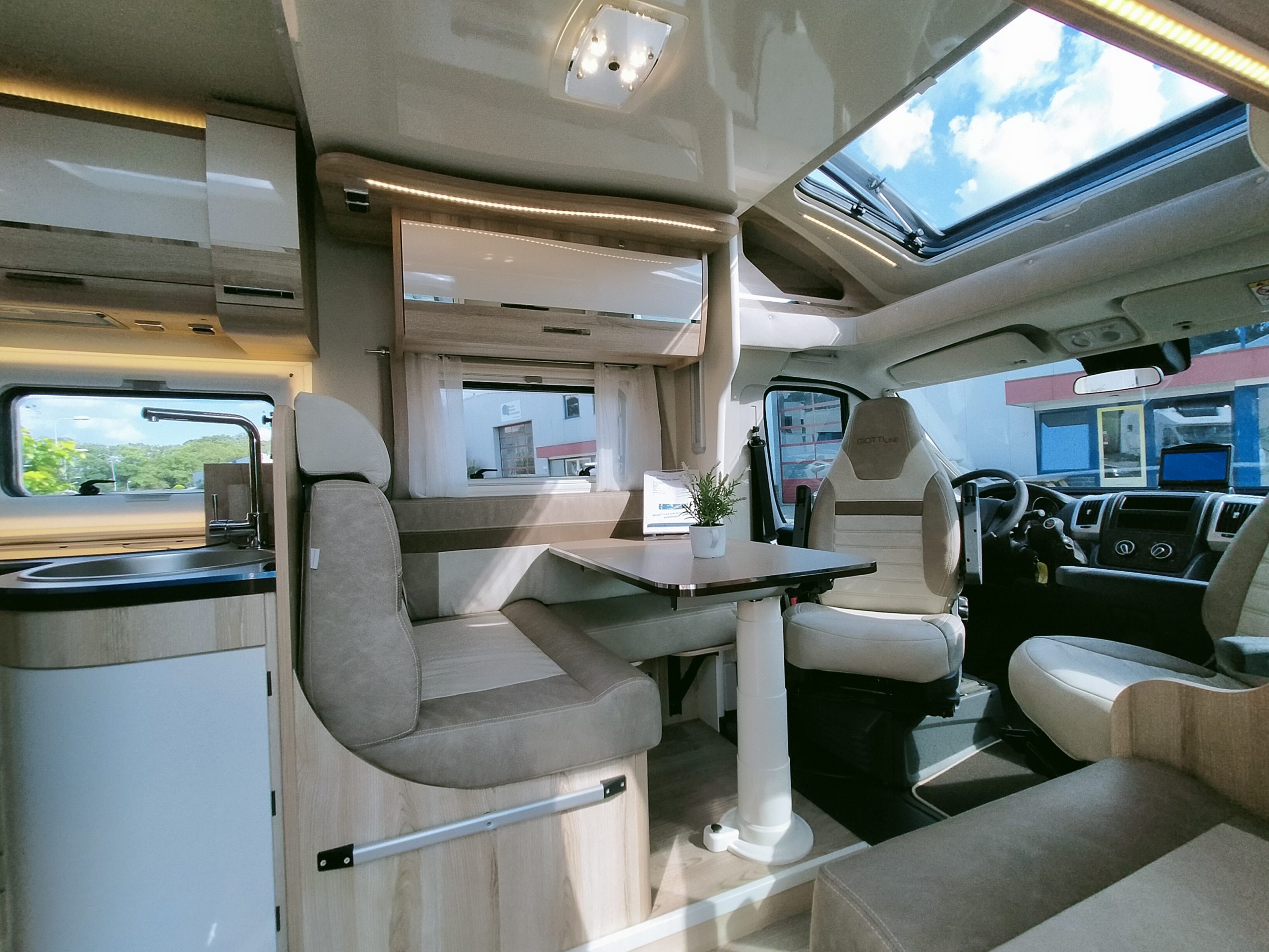 GiottiLine Therry T37 enkelebedden/lengtebedden en hefbed 5 persoons!