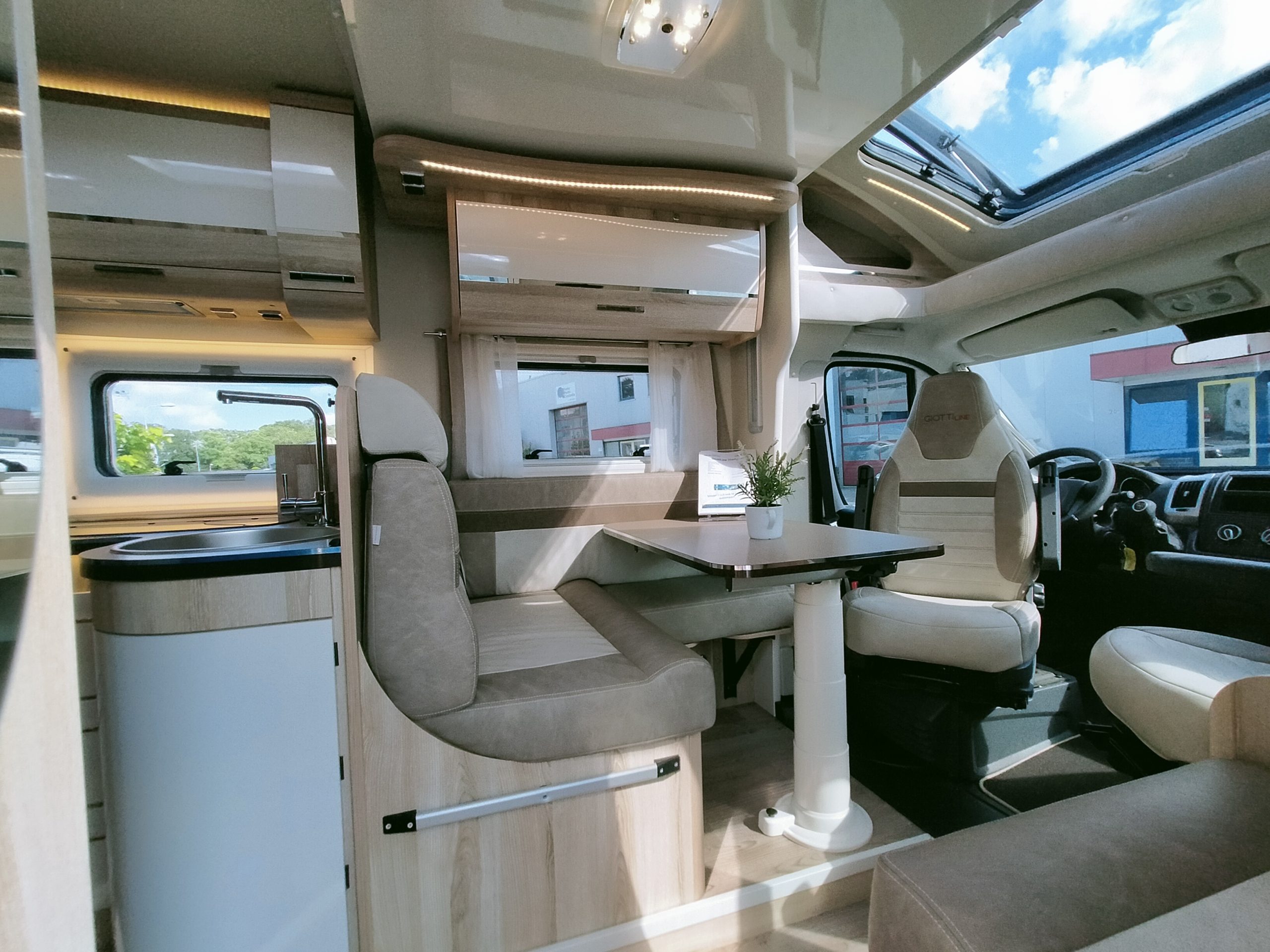 GiottiLine Therry T37 enkelebedden/lengtebedden en hefbed 5 persoons!