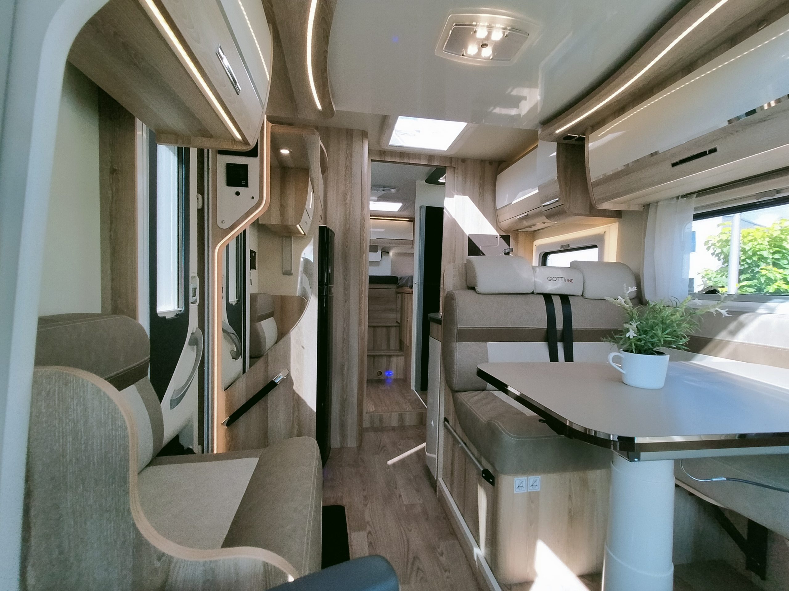 GiottiLine Therry T37 enkelebedden/lengtebedden en hefbed 5 persoons!