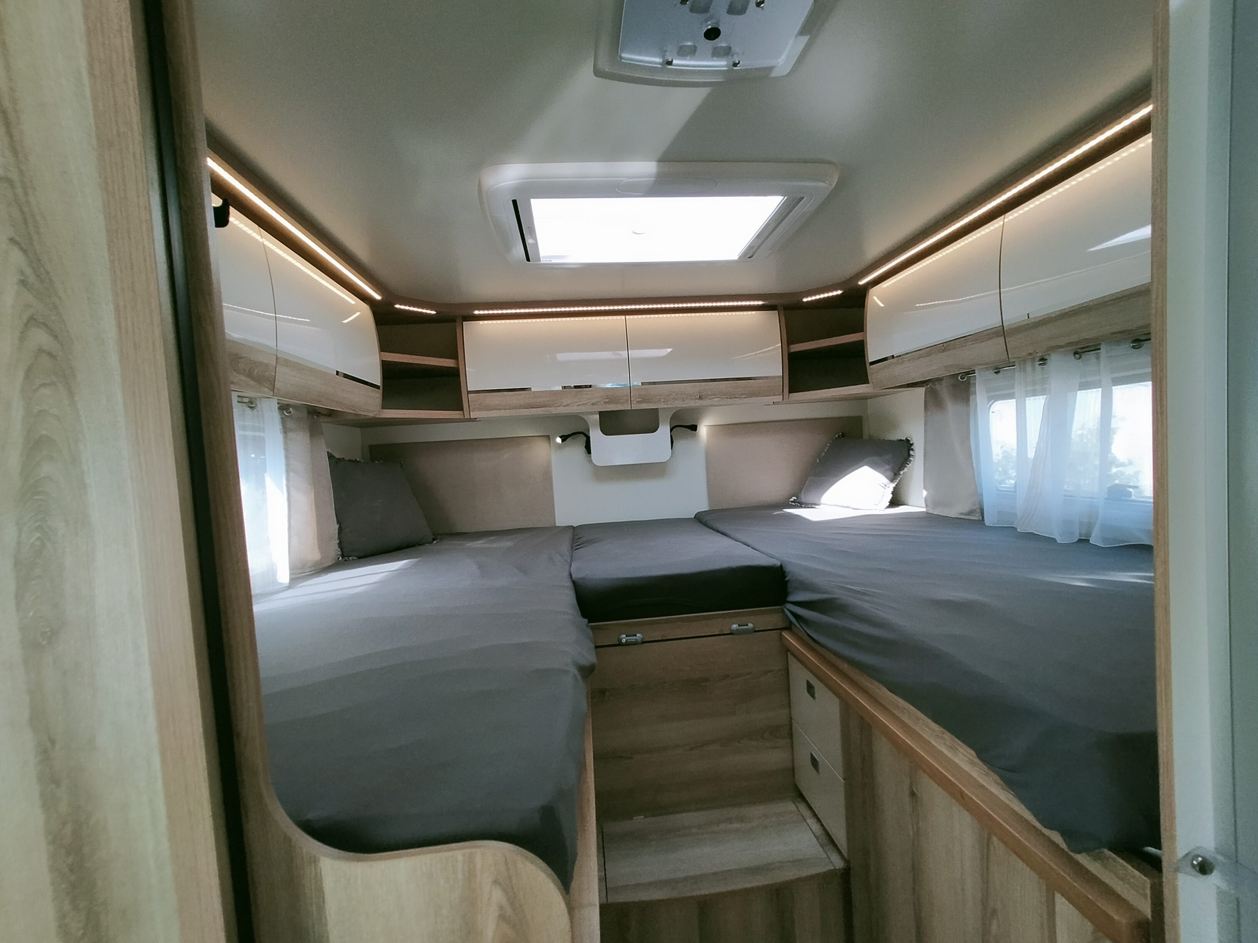 GiottiLine Therry T37 enkelebedden/lengtebedden en hefbed 5 persoons!