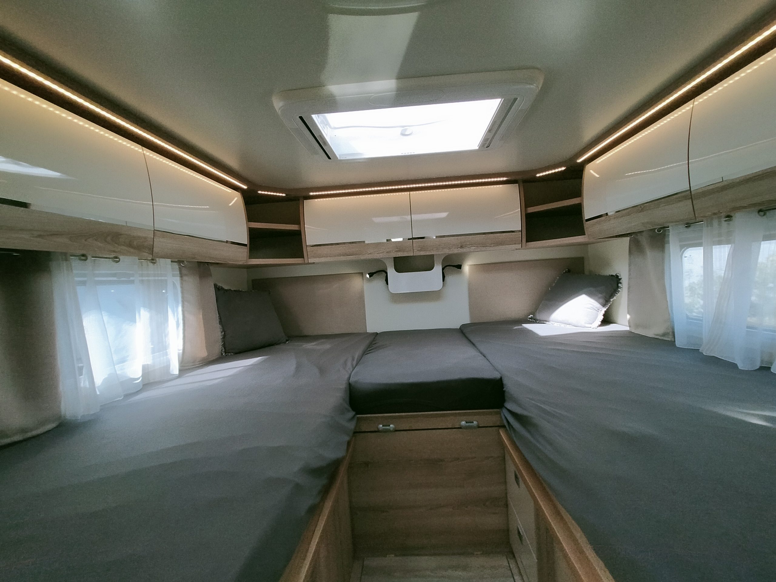 GiottiLine Therry T37 enkelebedden/lengtebedden en hefbed 5 persoons!