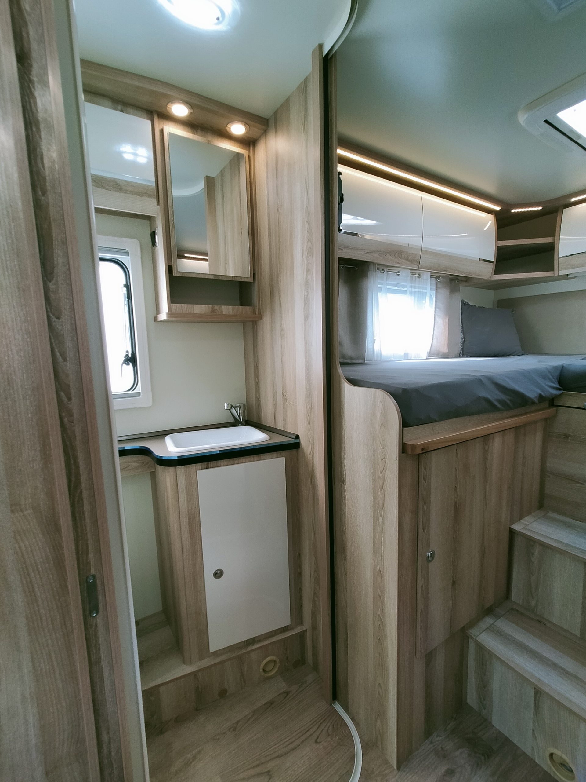 GiottiLine Therry T37 enkelebedden/lengtebedden en hefbed 5 persoons!