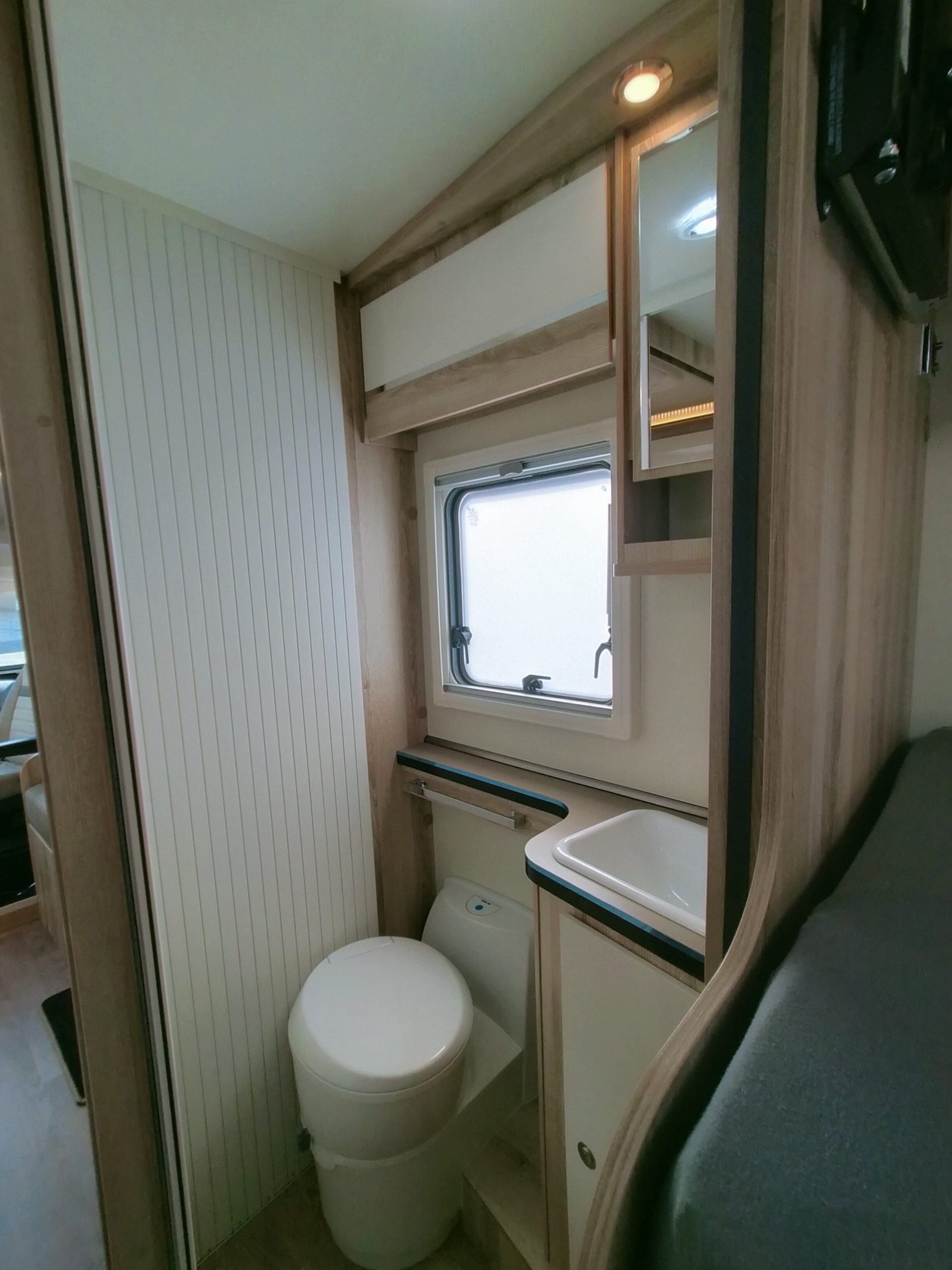 GiottiLine Therry T37 enkelebedden/lengtebedden en hefbed 5 persoons!