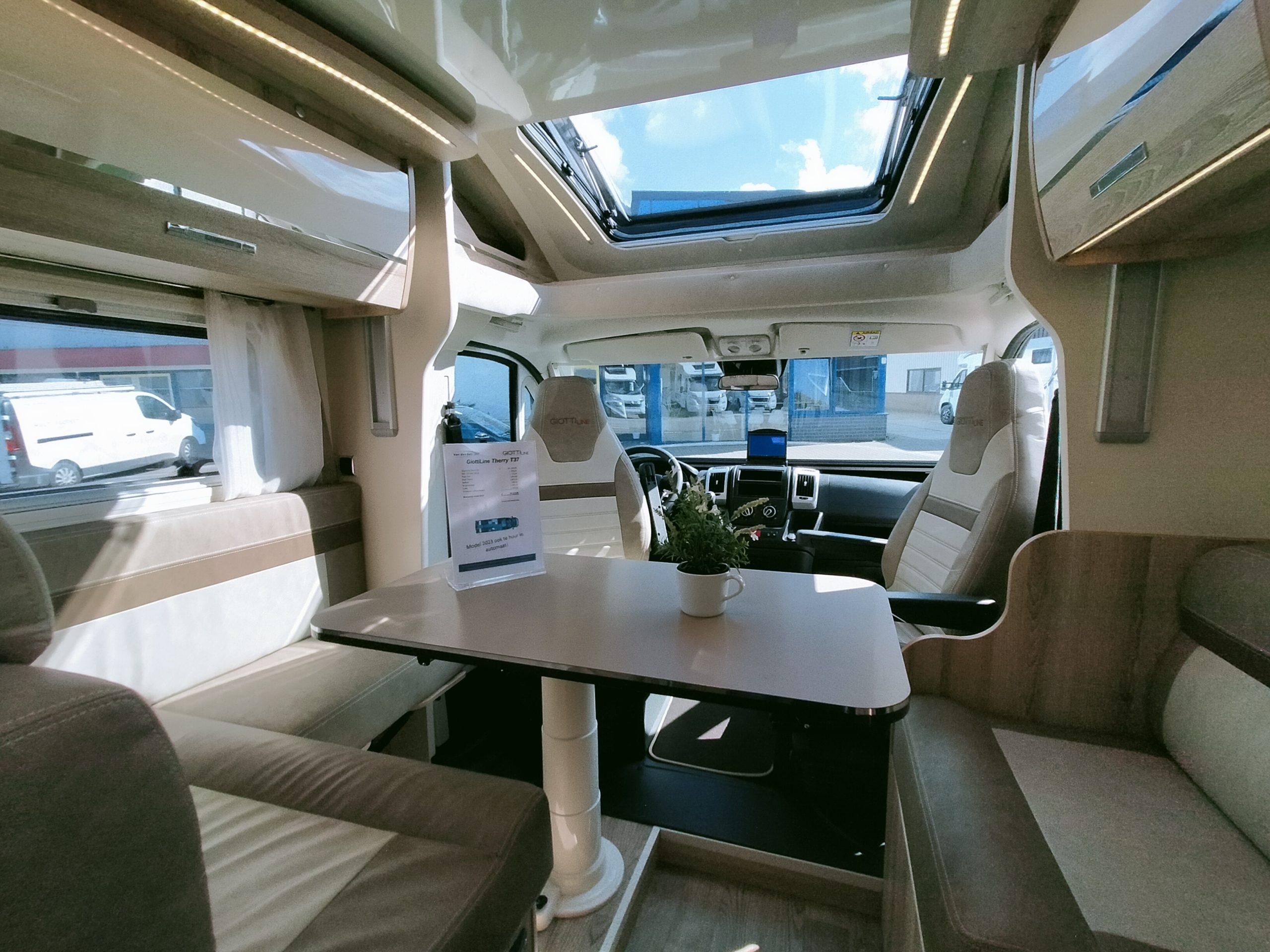 GiottiLine Therry T37 enkelebedden/lengtebedden en hefbed 5 persoons!