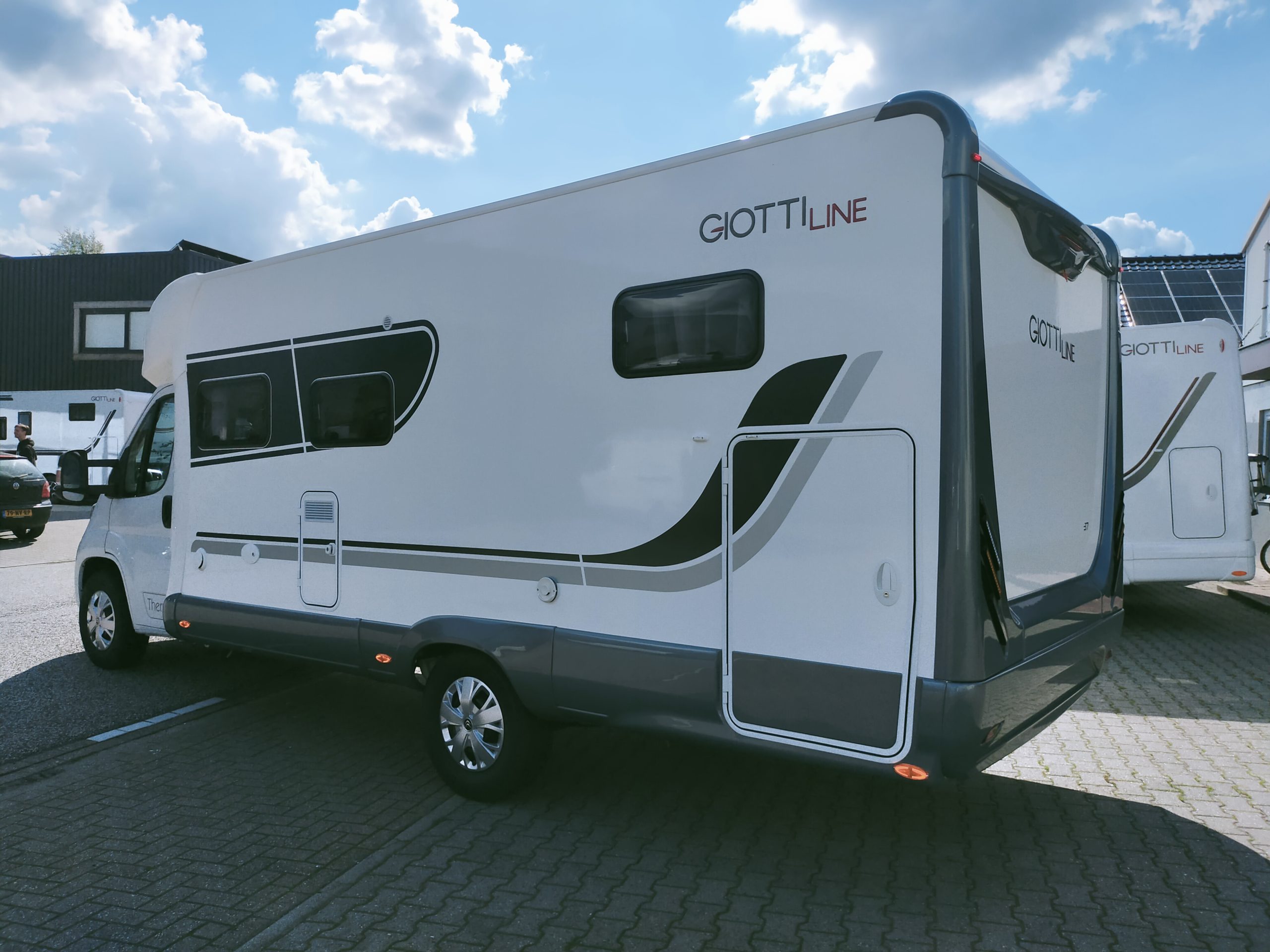 GiottiLine Therry T37 enkelebedden/lengtebedden en hefbed 5 persoons!