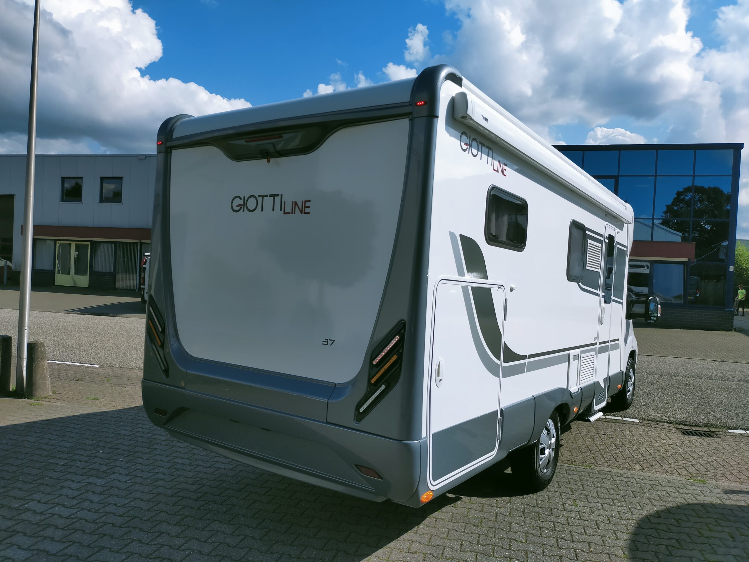 GiottiLine Therry T37 enkelebedden/lengtebedden en hefbed 5 persoons!