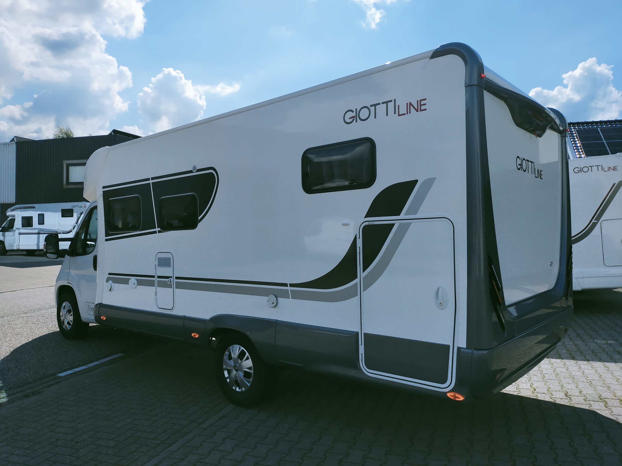 GiottiLine Therry T37 enkelebedden/lengtebedden en hefbed 5 persoons!