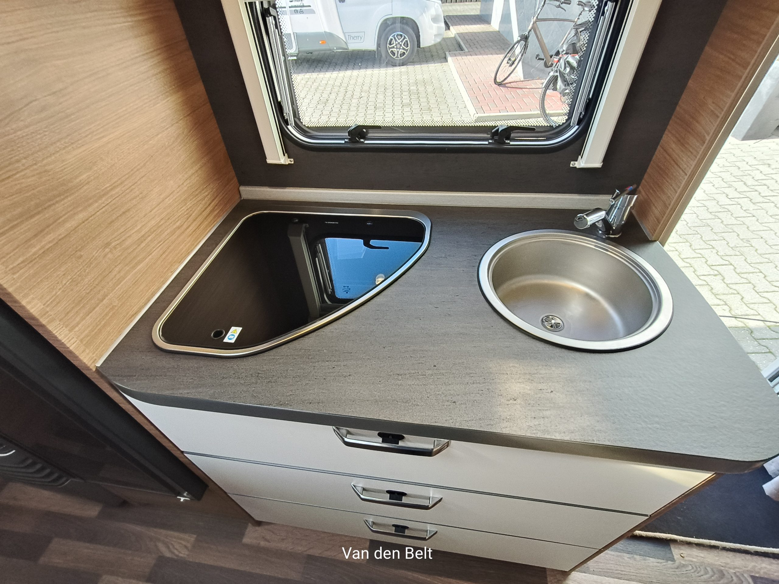 Weinsberg CaraOne 480 QDK Stapelbed