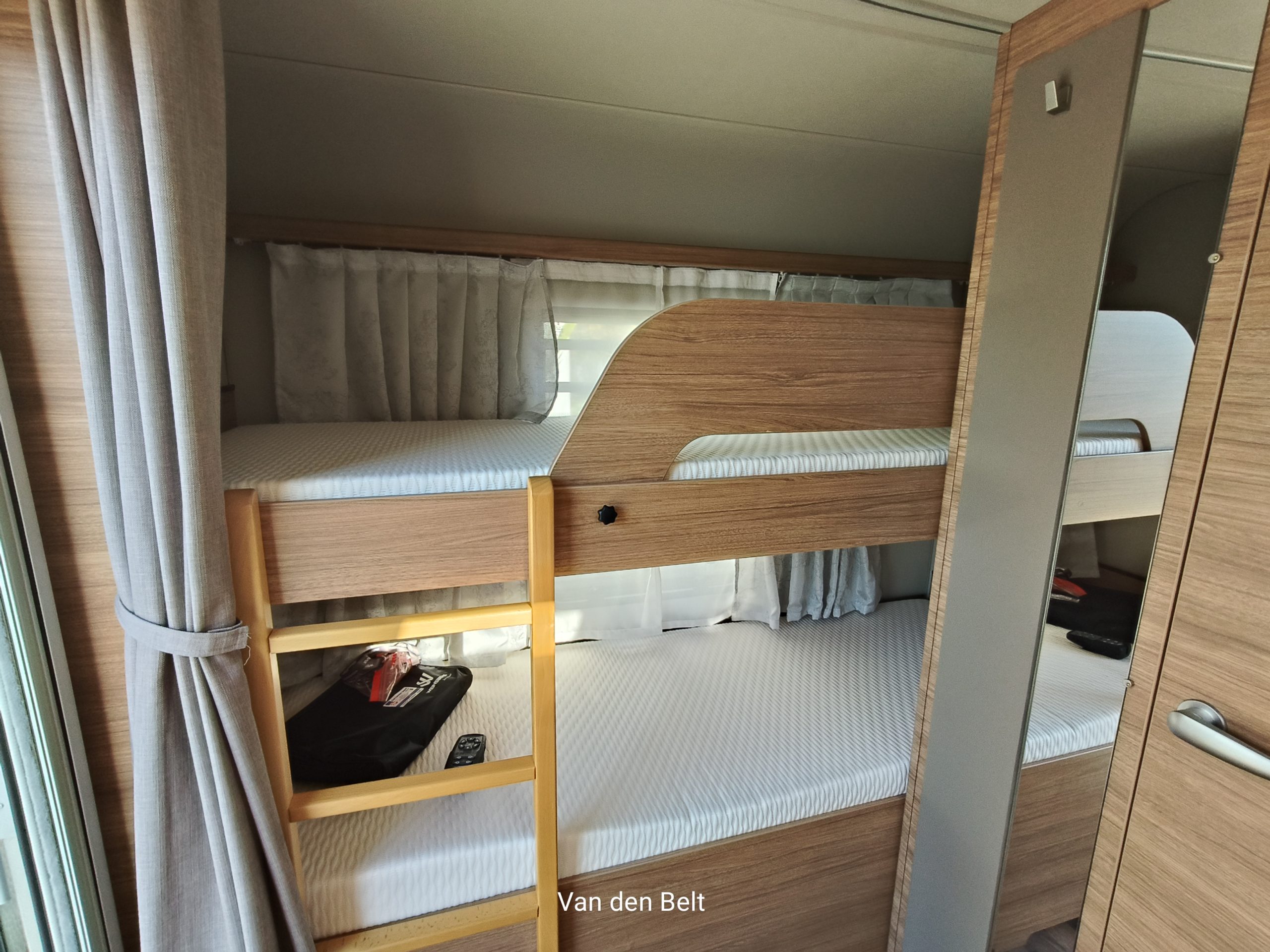 Weinsberg CaraOne 480 QDK Stapelbed