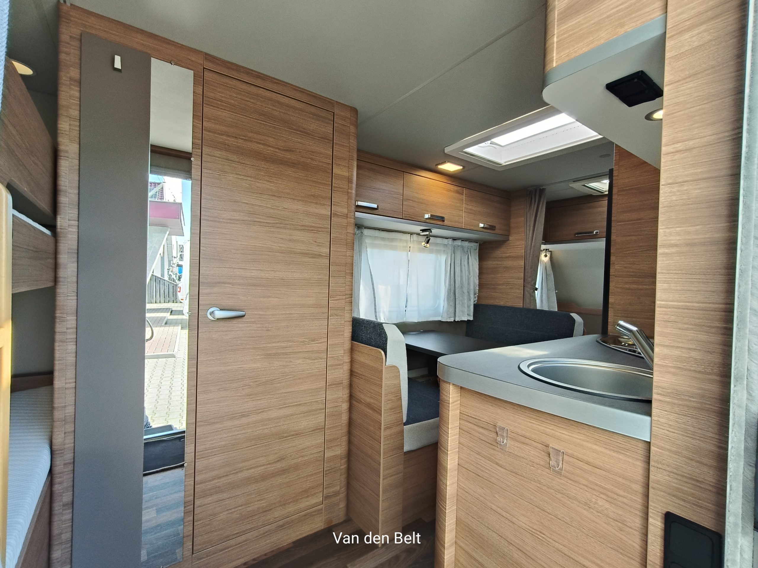 Weinsberg CaraOne 480 QDK Stapelbed