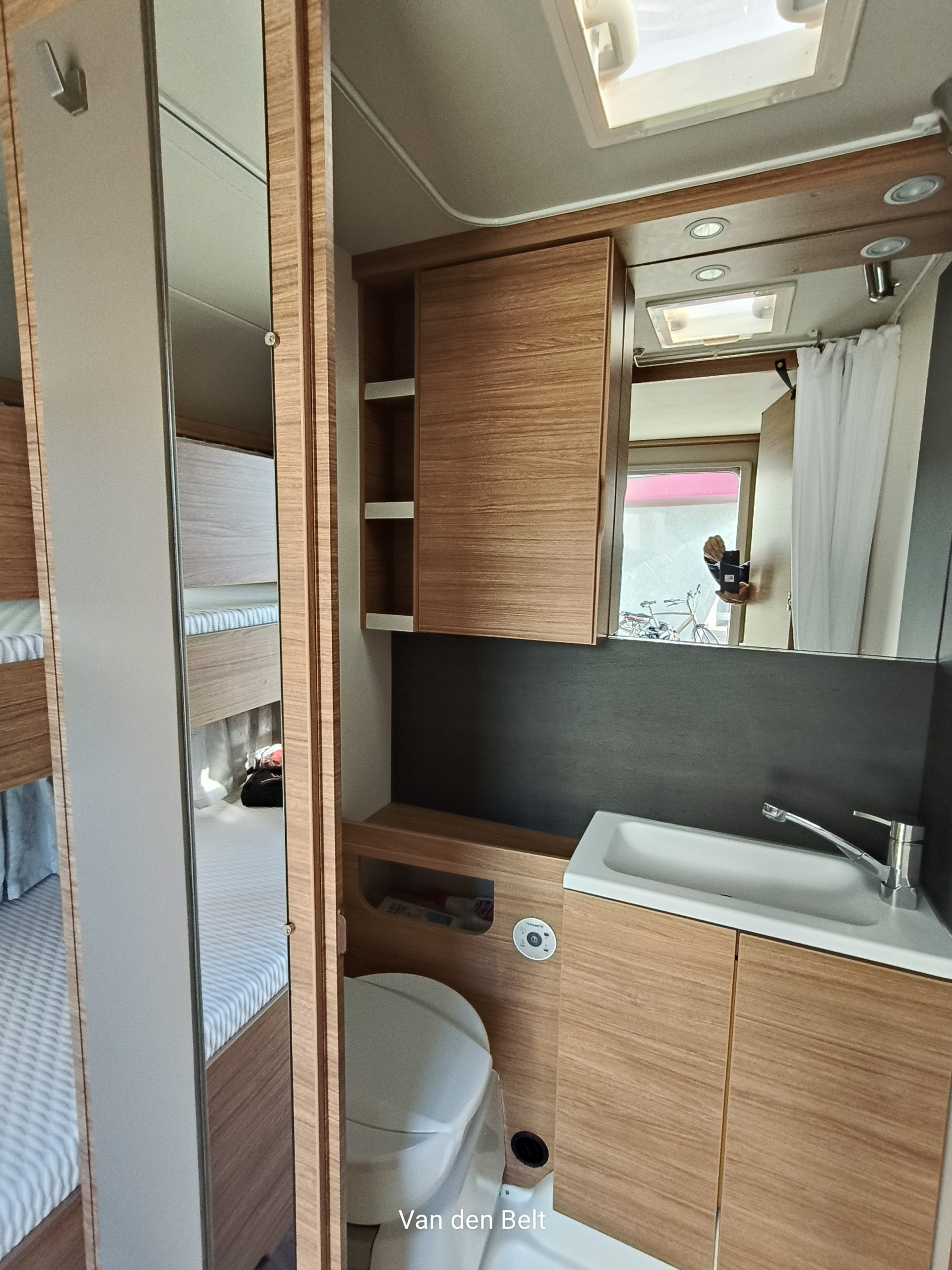 Weinsberg CaraOne 480 QDK Stapelbed